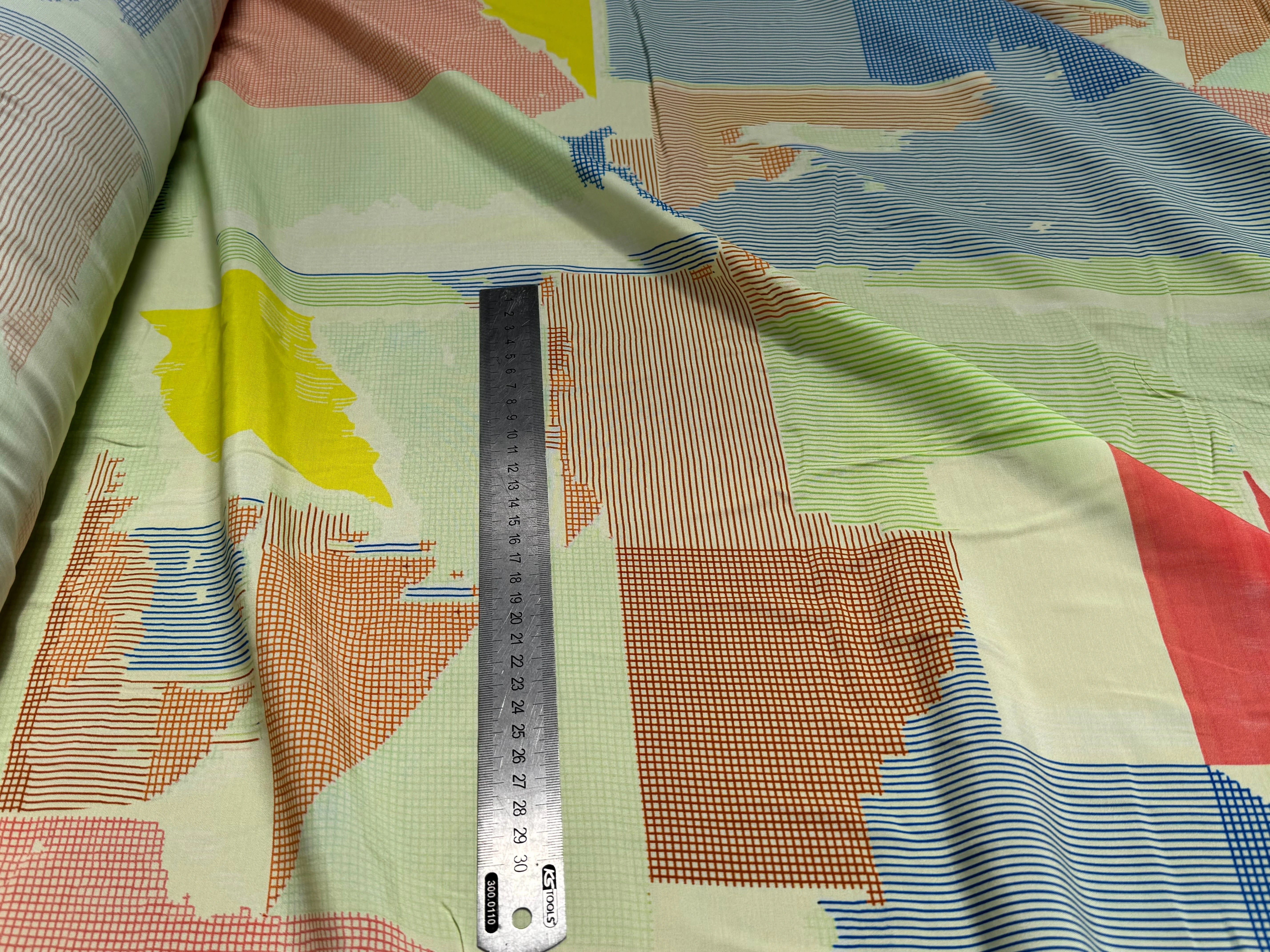 CRÊPE DE VISCOSE IMPRIMÉ GRAPHIQUE RAYURES JAUNE FANTASY PAPIER JAUNE - My Little Coupon