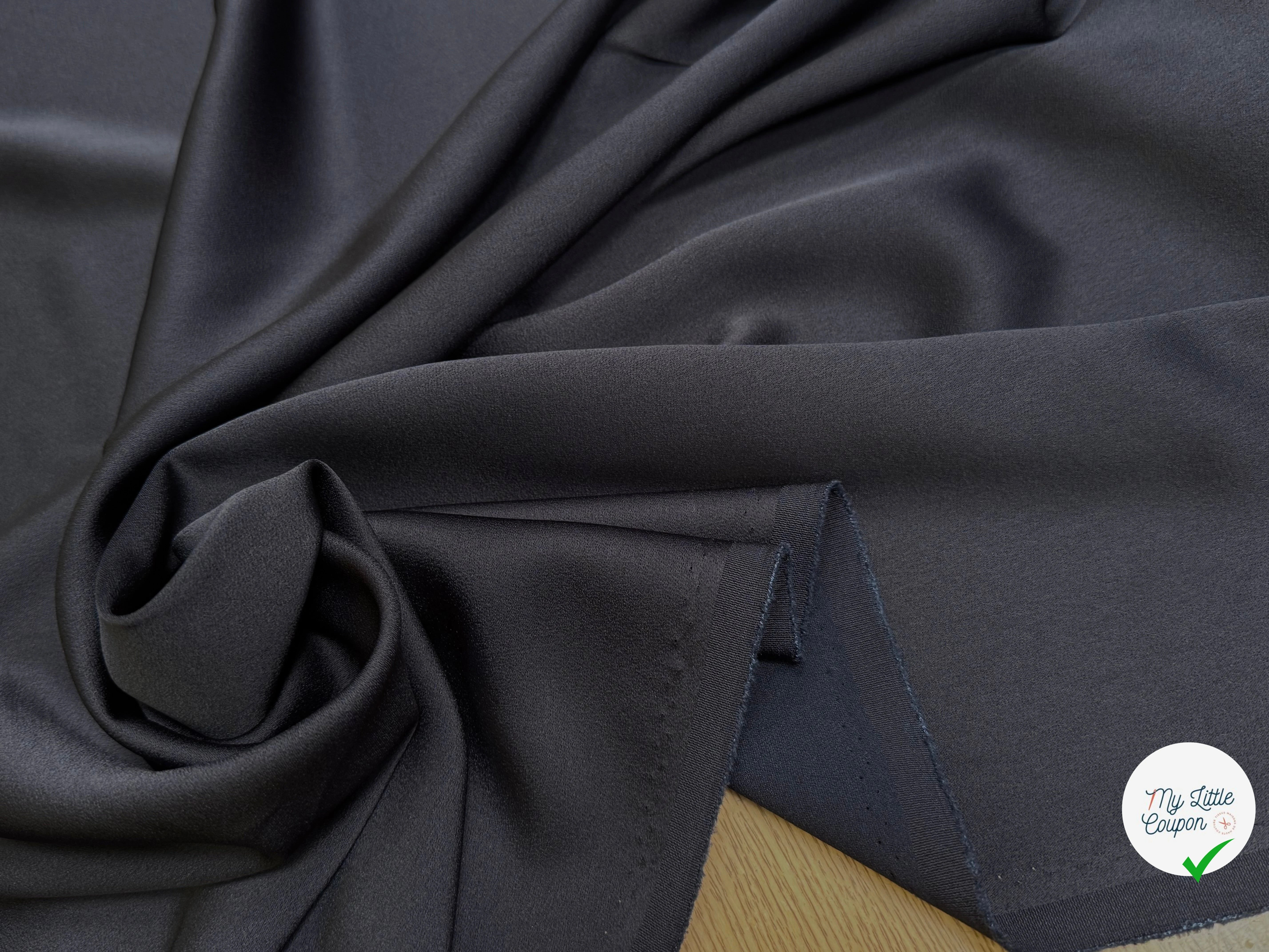 CREPE ENVERS SATIN BLEU MARINE  68% ACETATE - My Little Coupon
