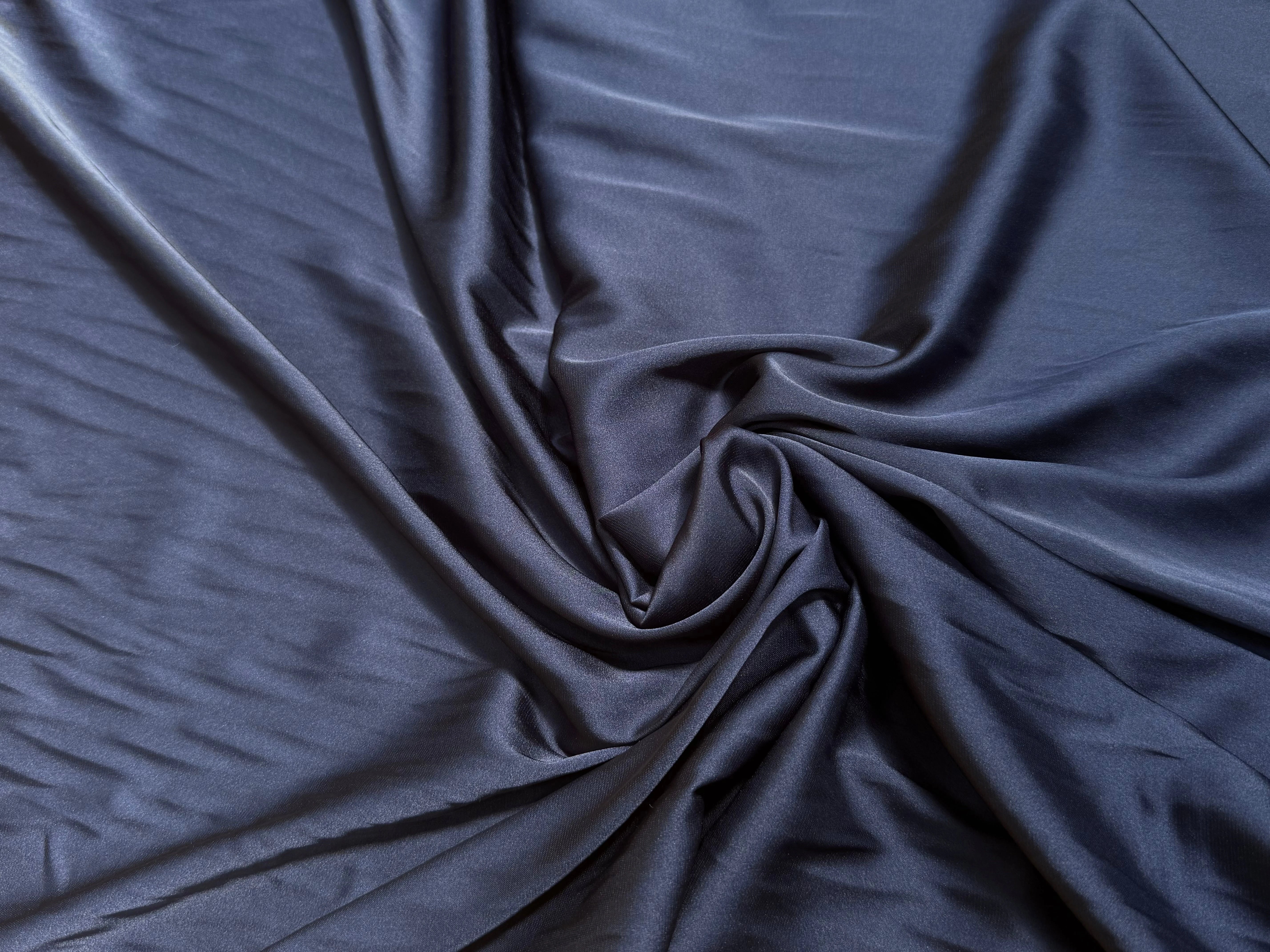 CREPE ENVERS SATIN BLEU MARINE FLUIDE - My Little Coupon
