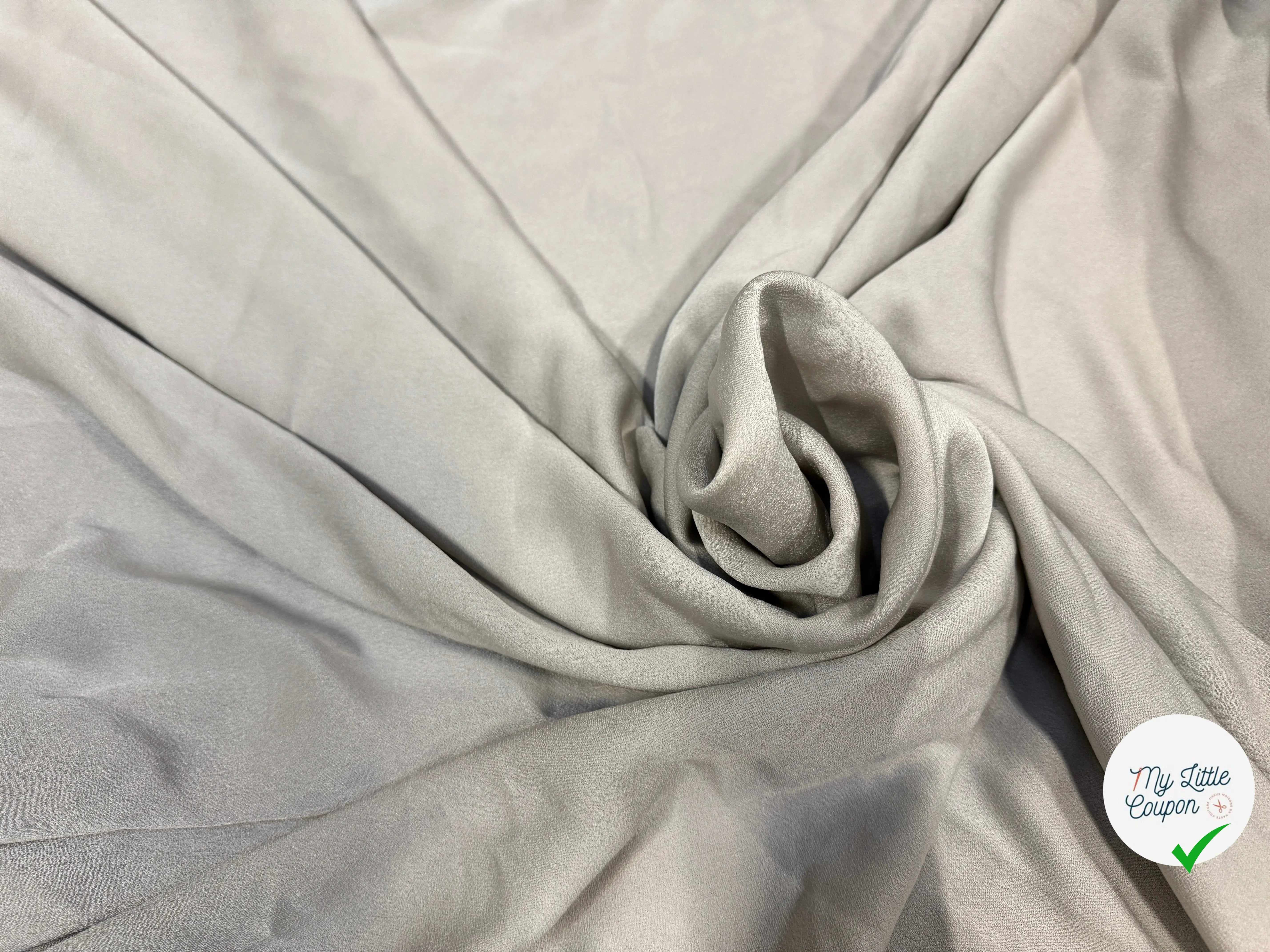 CRÊPE ENVERS SATIN LOURD ET FLUIDE COULEUR MARBRE - My Little Coupon