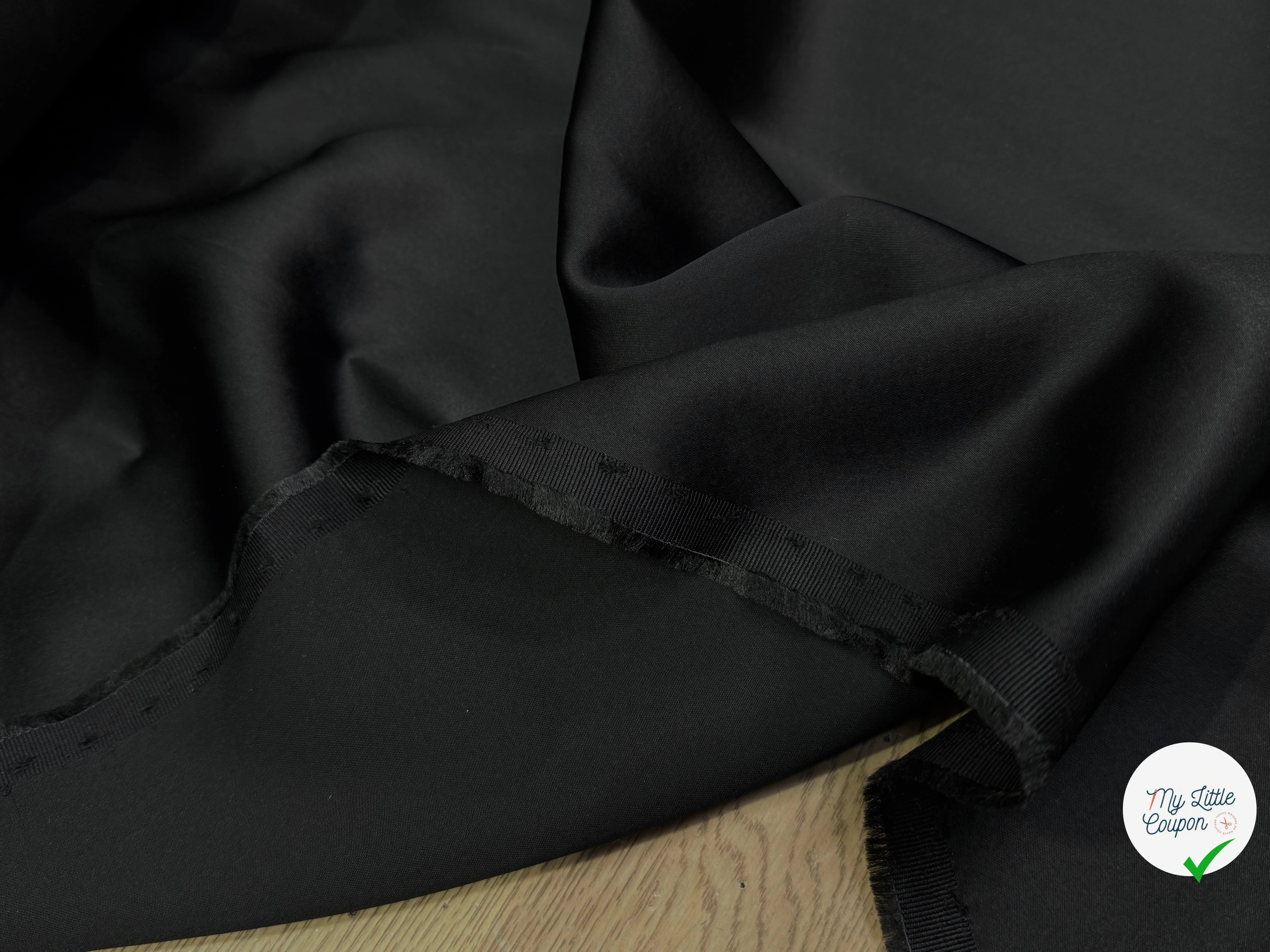 CREPE ENVERS SATIN LOURD FROIDE ACETATE VISCOSE NOIR  STRETCH - My Little Coupon