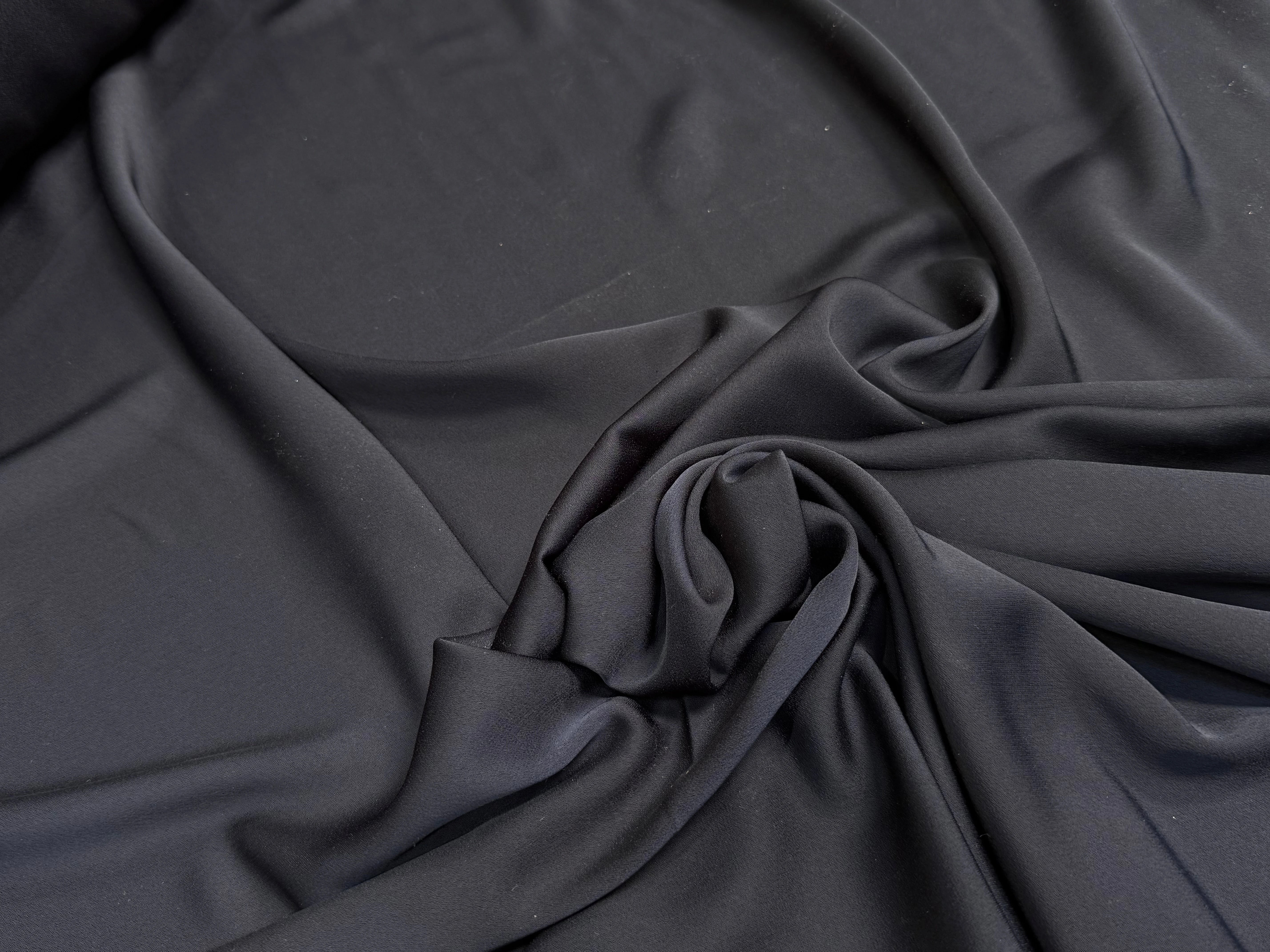 CREPE ENVERS SATIN SUPERBE TOMBÉ MARINE FONCÉ - My Little Coupon