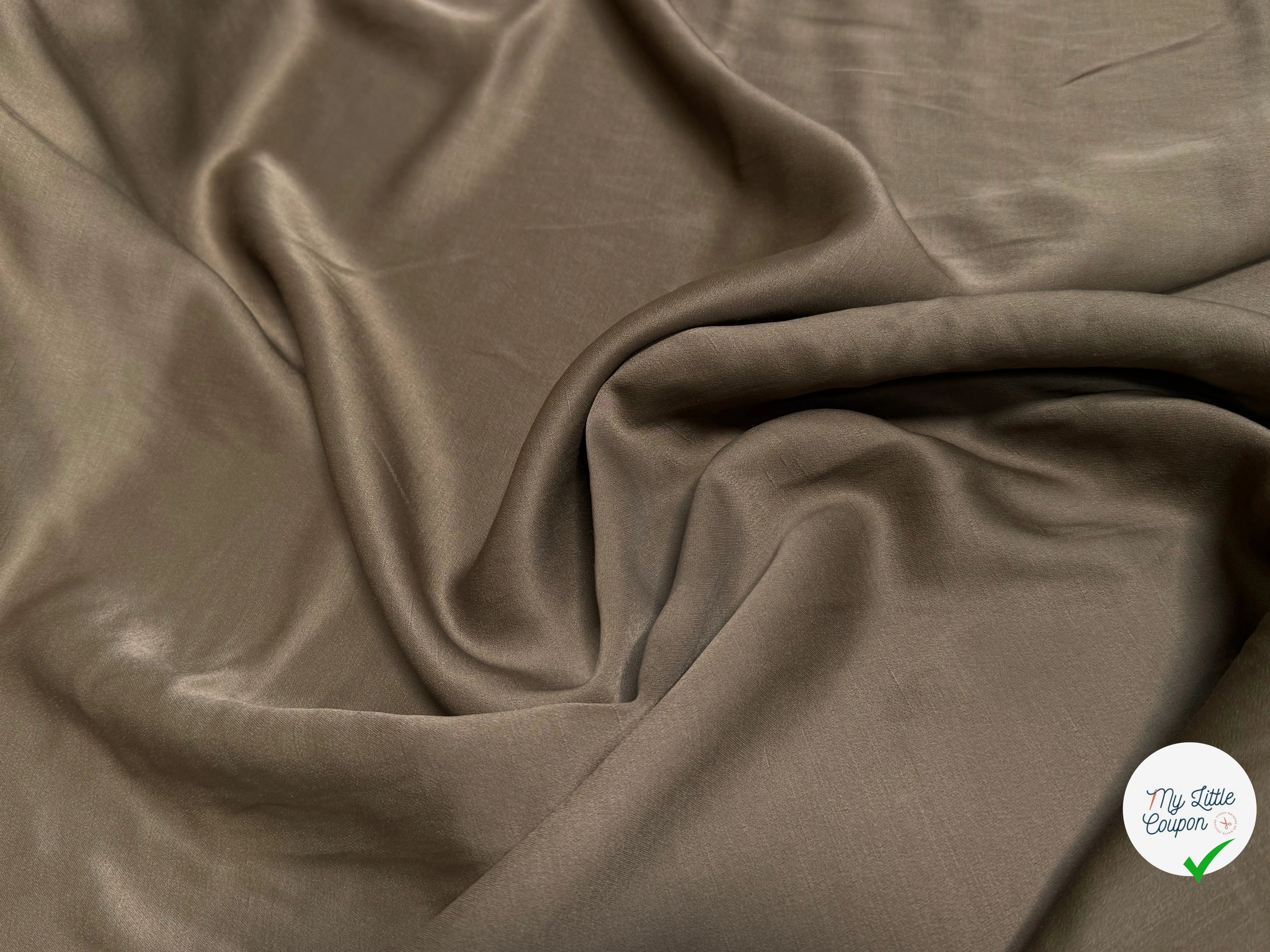 CREPE ENVERS SATIN TEXTURÉ SHANTUNG 100% VISCOSE MARRON CHOCO BEAU TOMBÉ - My Little Coupon