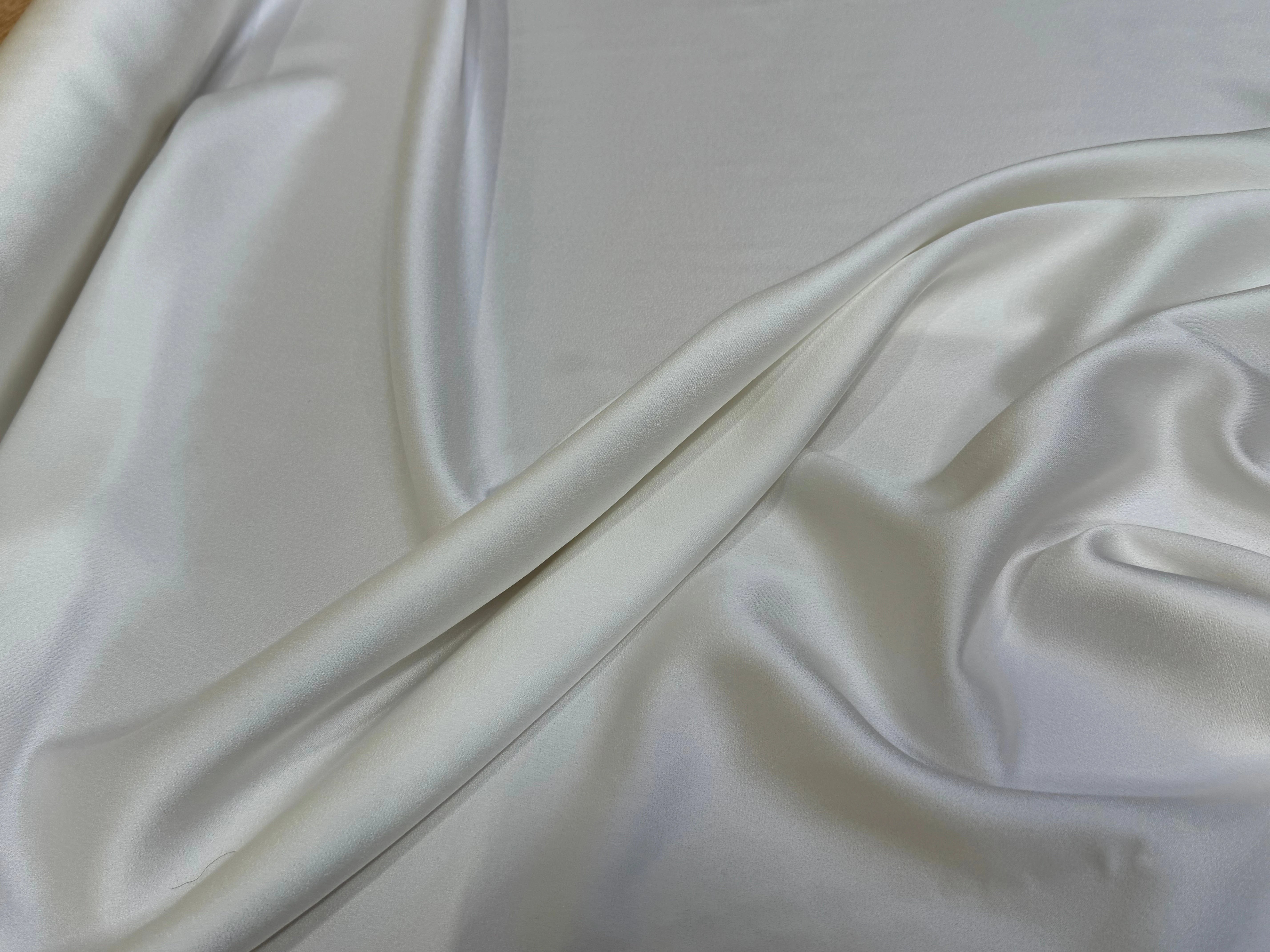 CREPE ENVERS SATIN VISCOSE ACÉTATE MAT BLANC CASSÉ - My Little Coupon