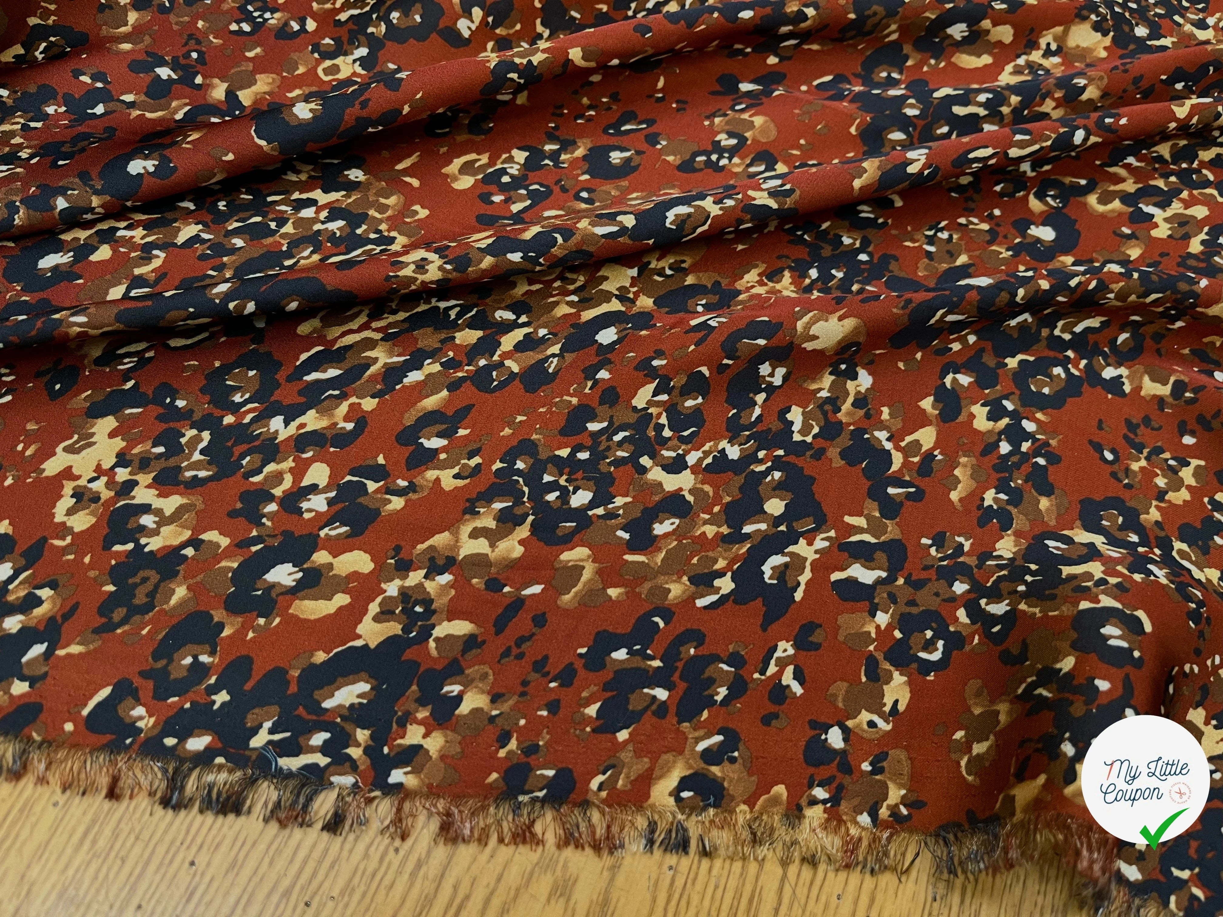 CREPE FLEURS ABSTRAITE NOIR&FOND MARRON ET FLUIDE - My Little Coupon