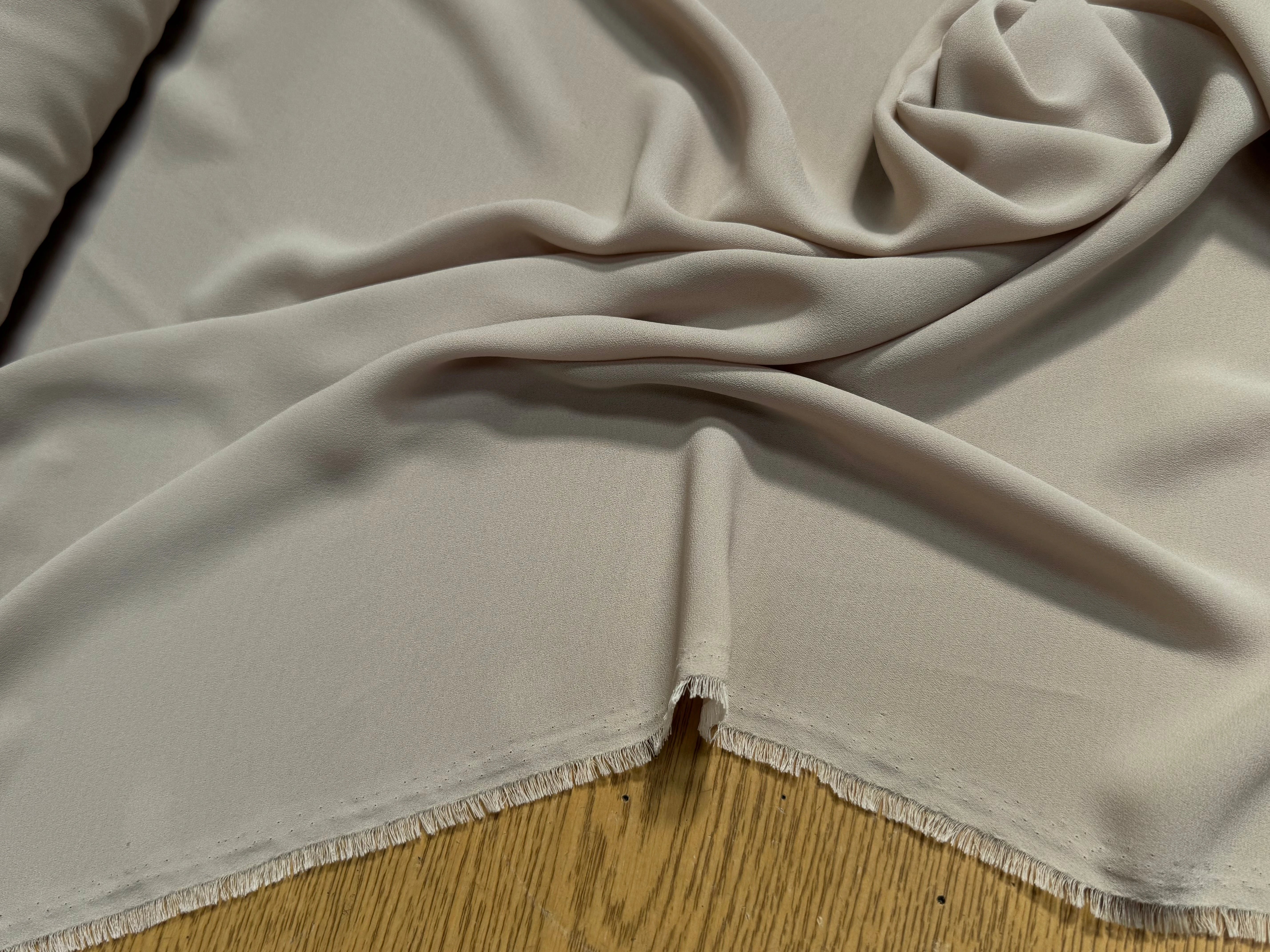 CREPE FLUIDE BEIGE SABLE BEAU TOMBÉ - My Little Coupon