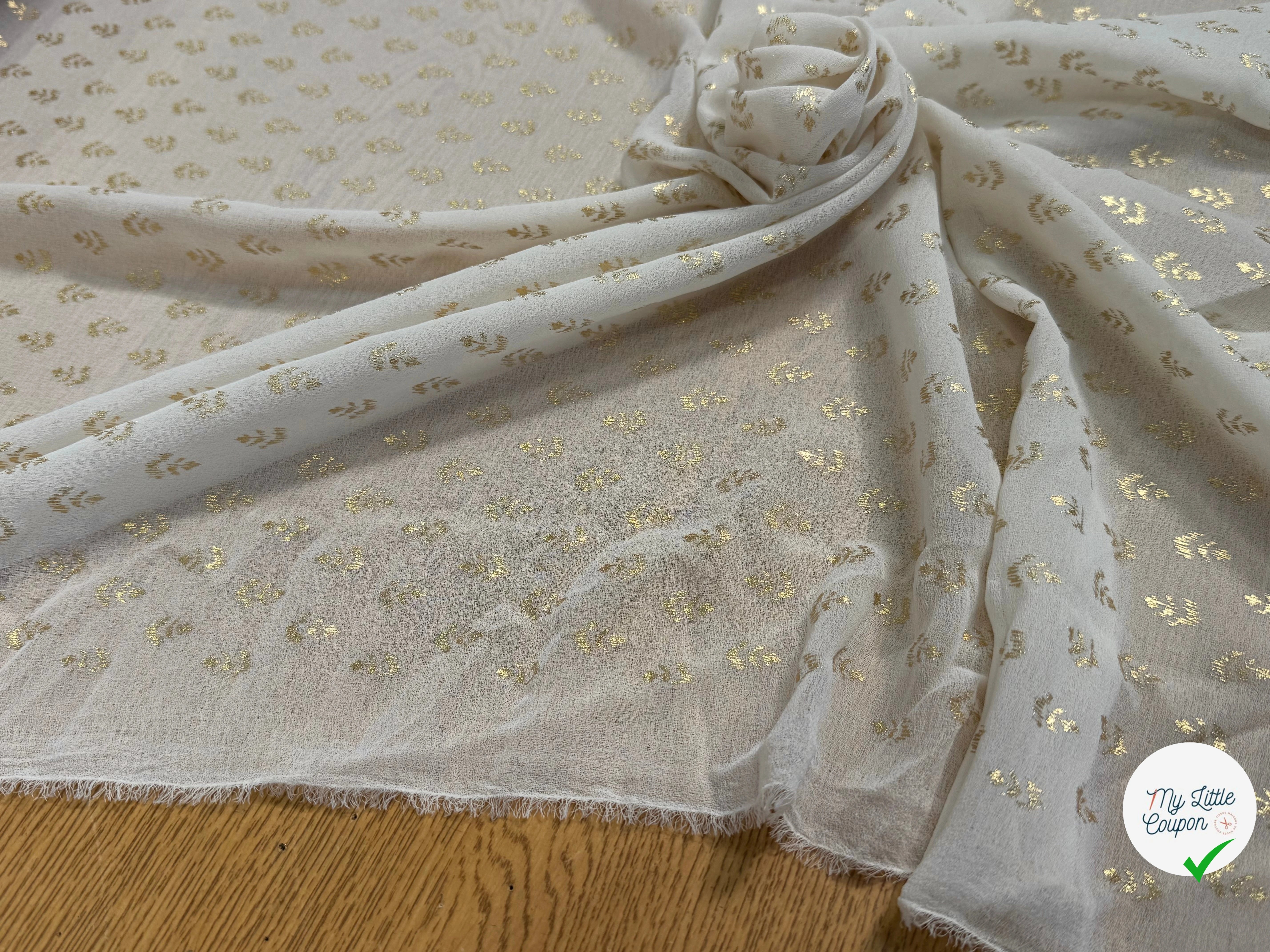 CREPE FLUIDE ÉCRU MOTIF FEUILLAGES OR - My Little Coupon