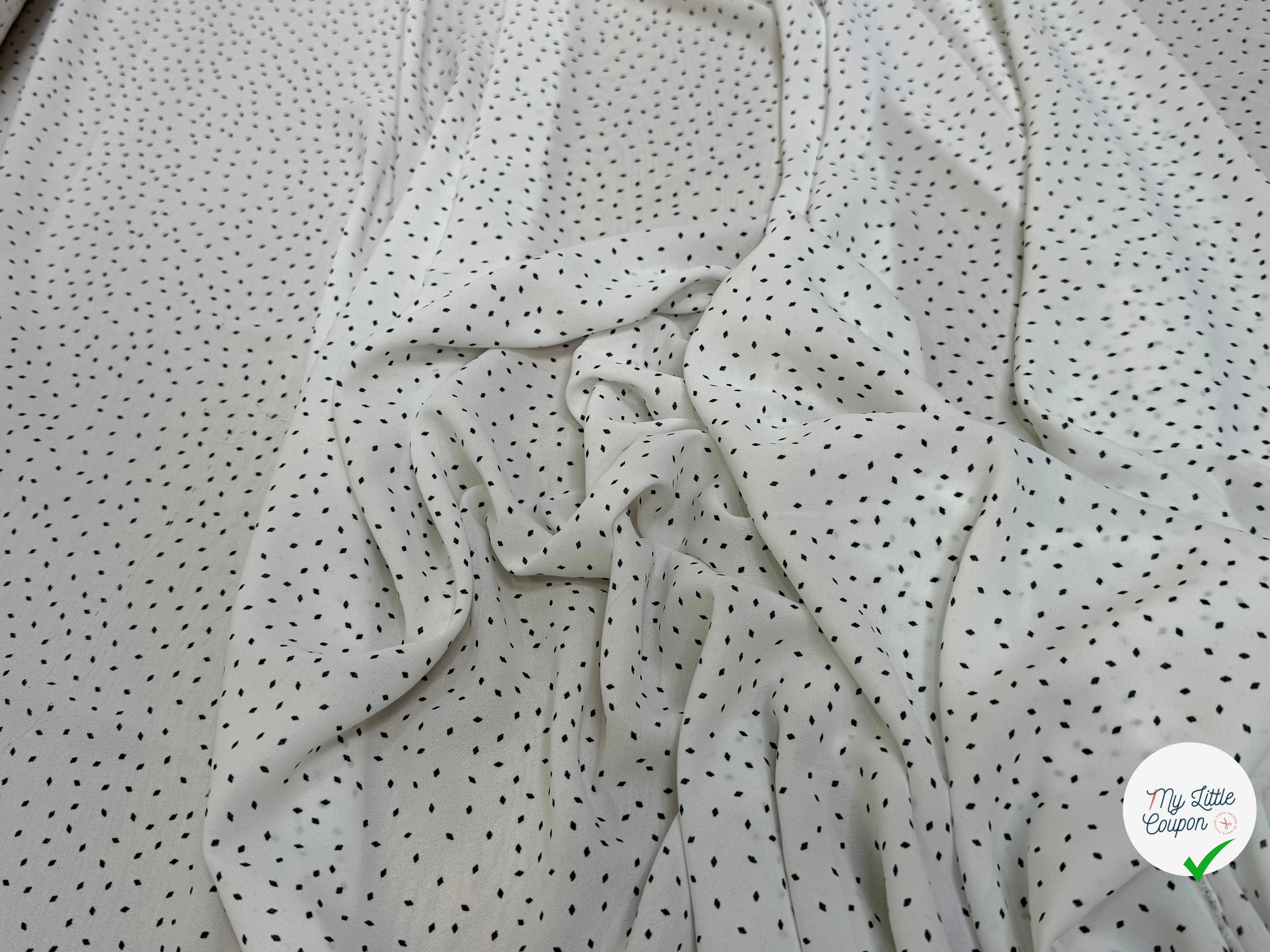 CREPE FLUIDE FOND BLANC POIS MINI LOSANGES - My Little Coupon