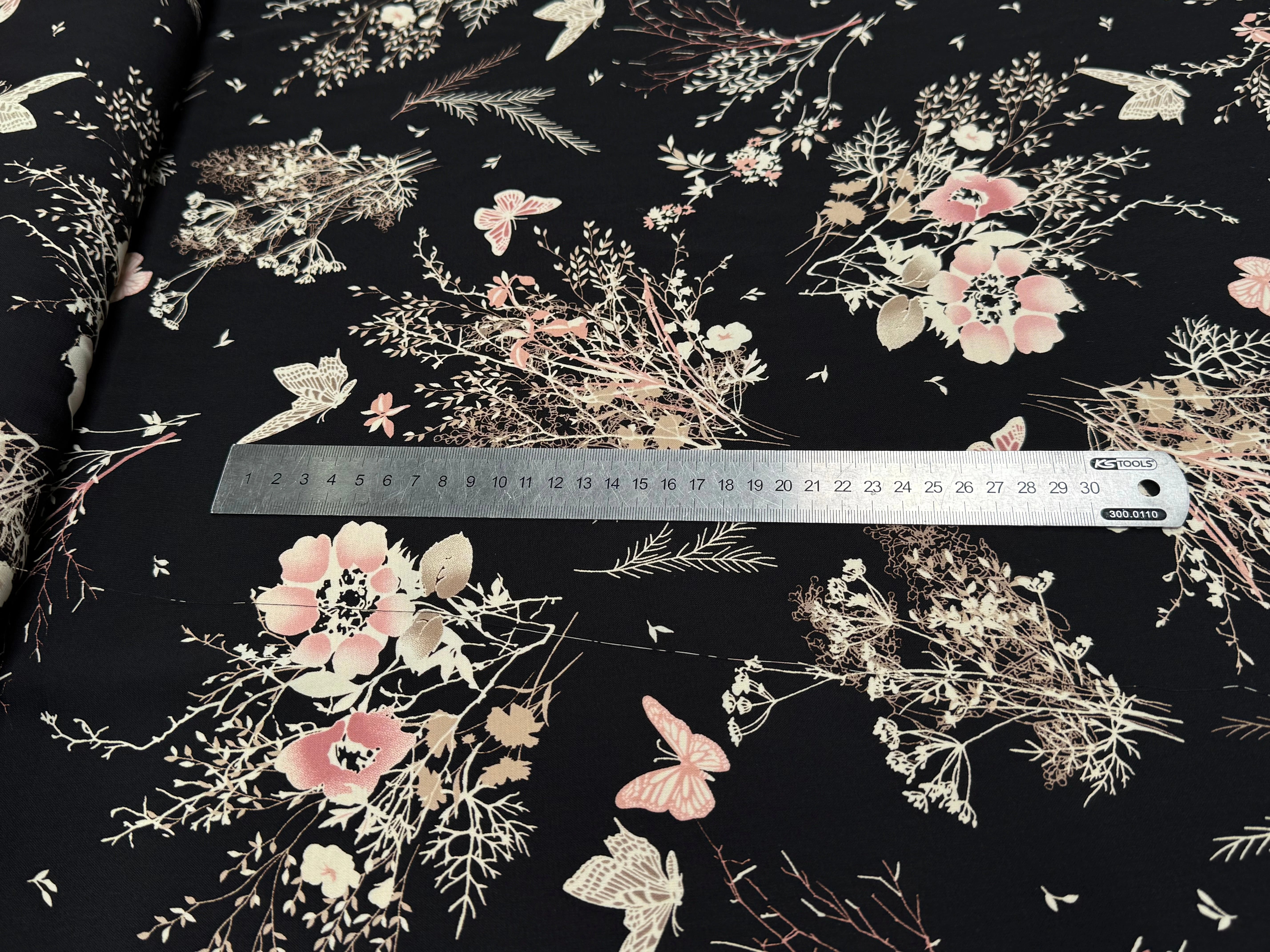 CREPE FLUIDE FOND NOIR MOTIFS FLORAUX PAPILLONS - My Little Coupon
