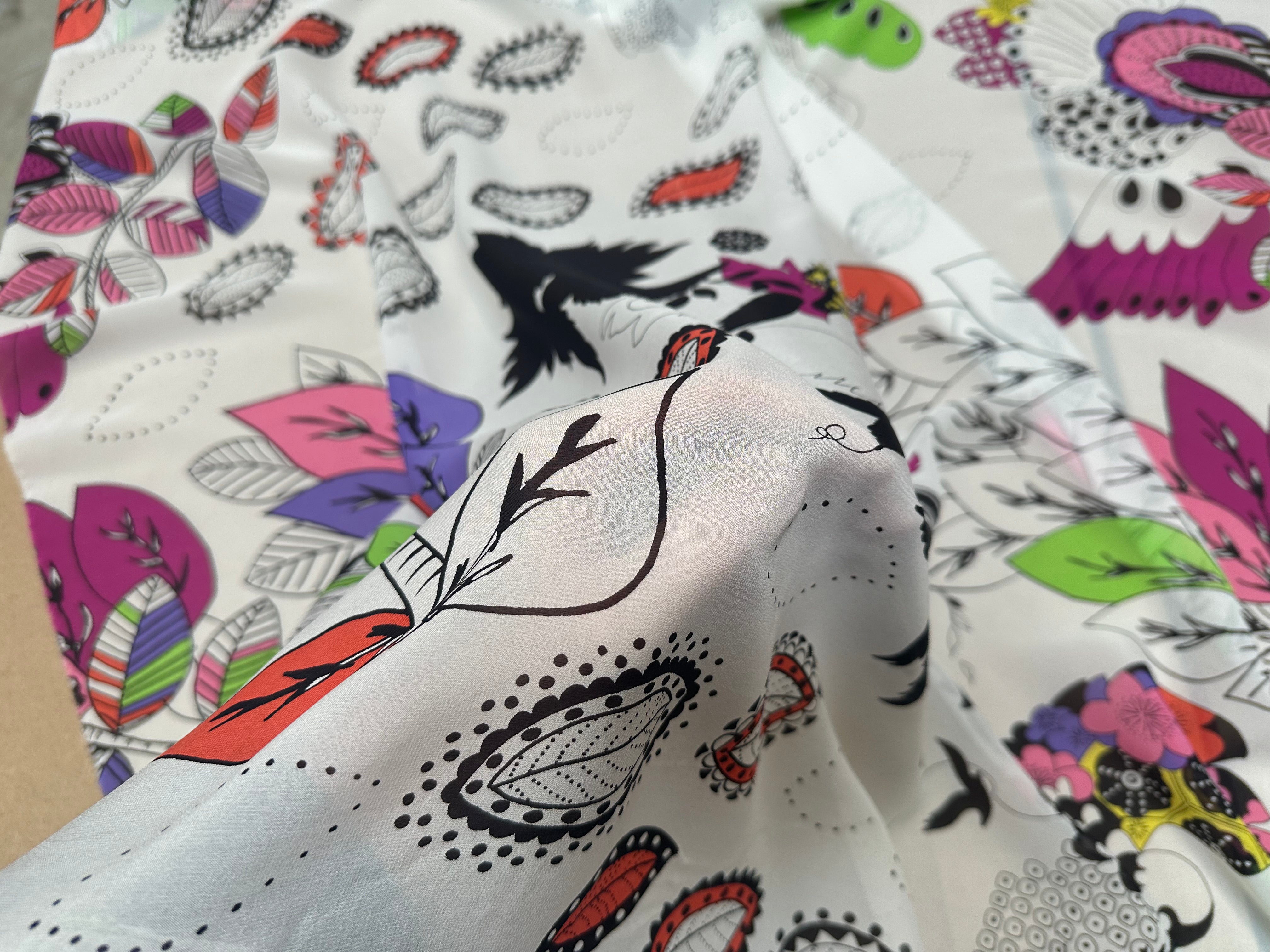 CREPE GEORGETTE SOIE FIORI PSICHEDELICI - My Little Coupon