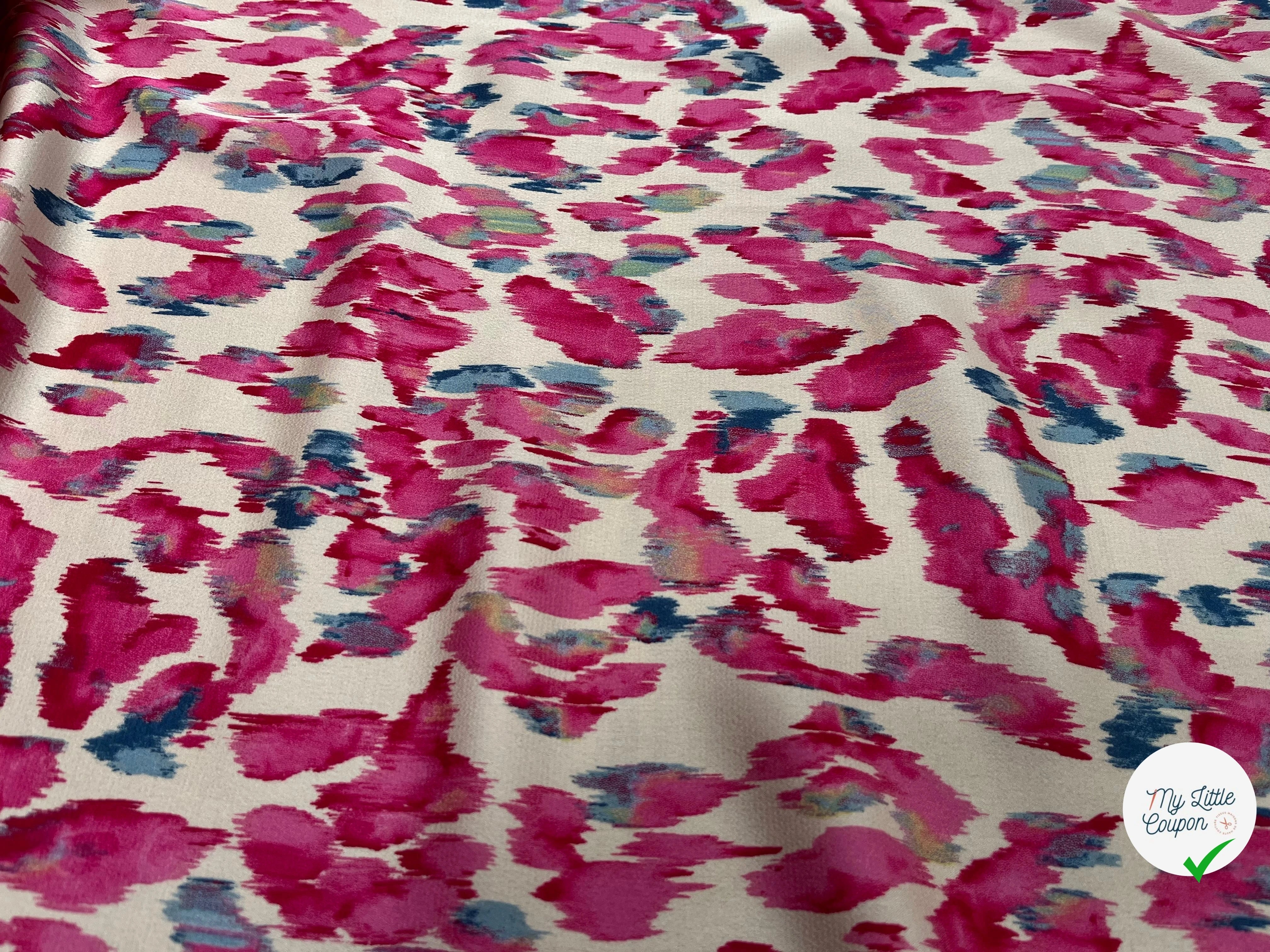 CREPE LÉGÈREMENT SATINÉ FLUIDE IMPRIMÉ ÉFFET NUAGE MULTICOLORES FOND ÉCRU - My Little Coupon