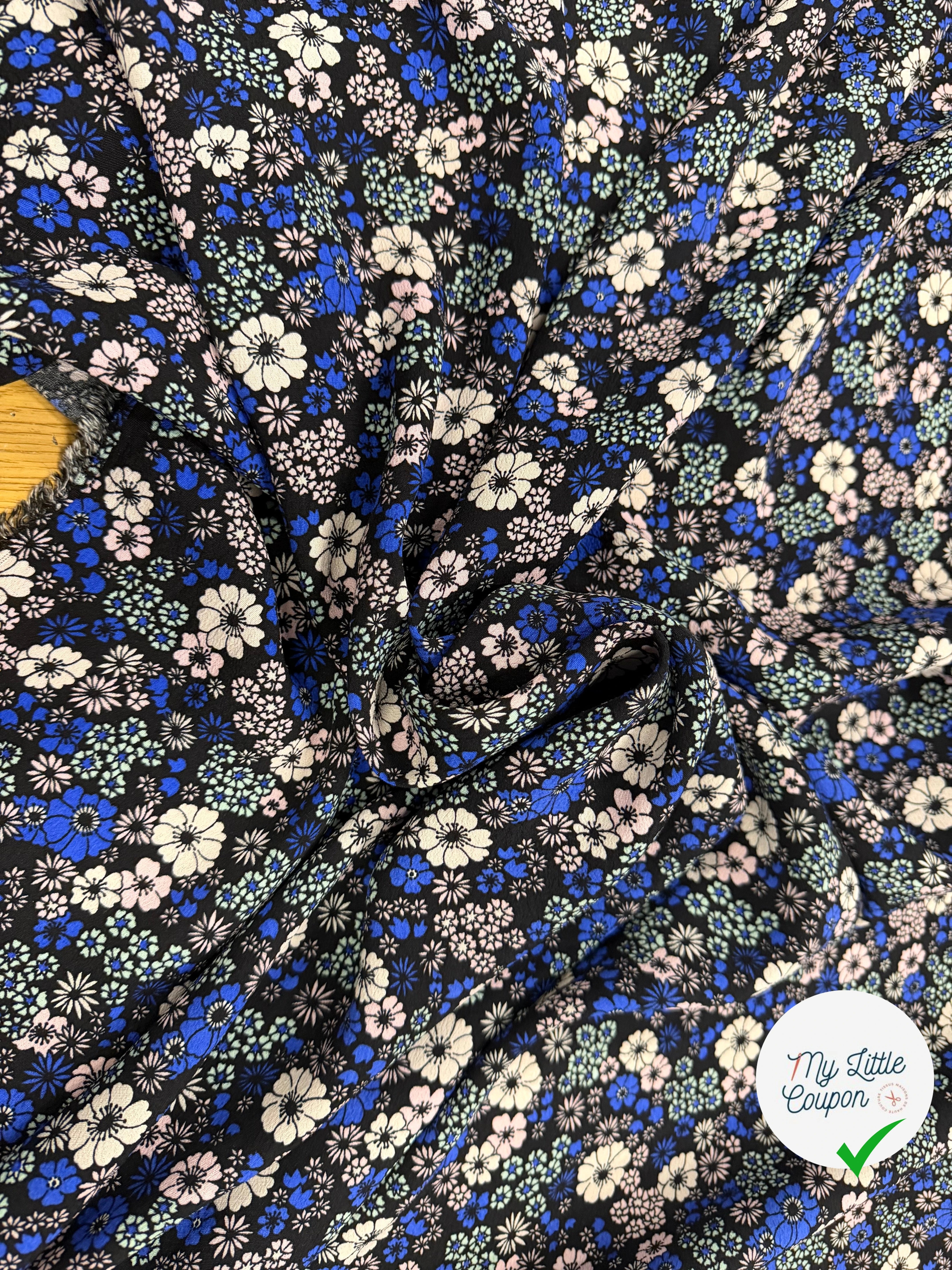CREPE MAROCAIN 100% VISCSOE FLEURS FOND NOIR - My Little Coupon