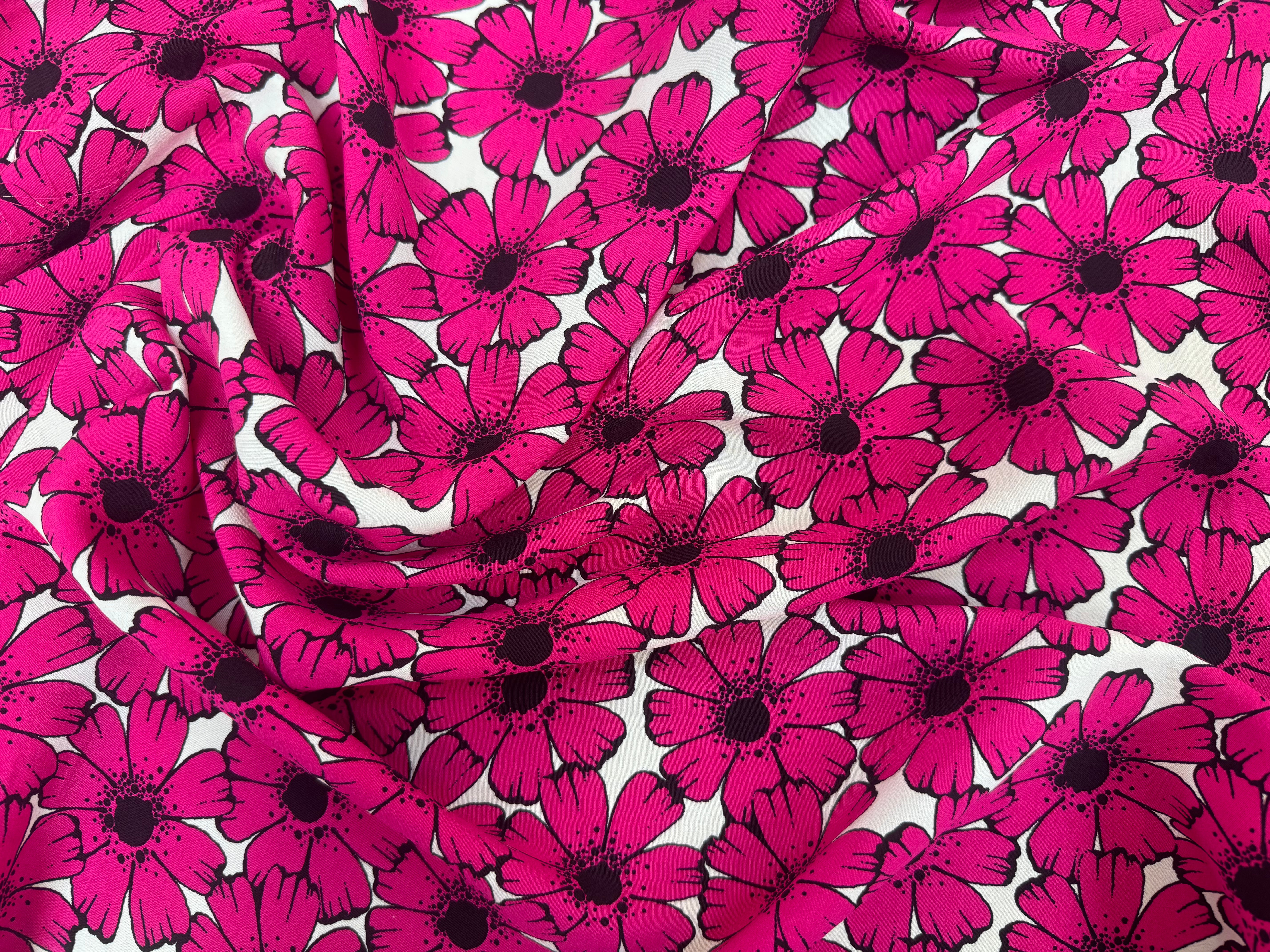 CREPE MAROCAIN VISCOSE FOND BLANC MOTIFS FLEURS DU BONHEUR JAPON ROSE FUSHIA - My Little Coupon