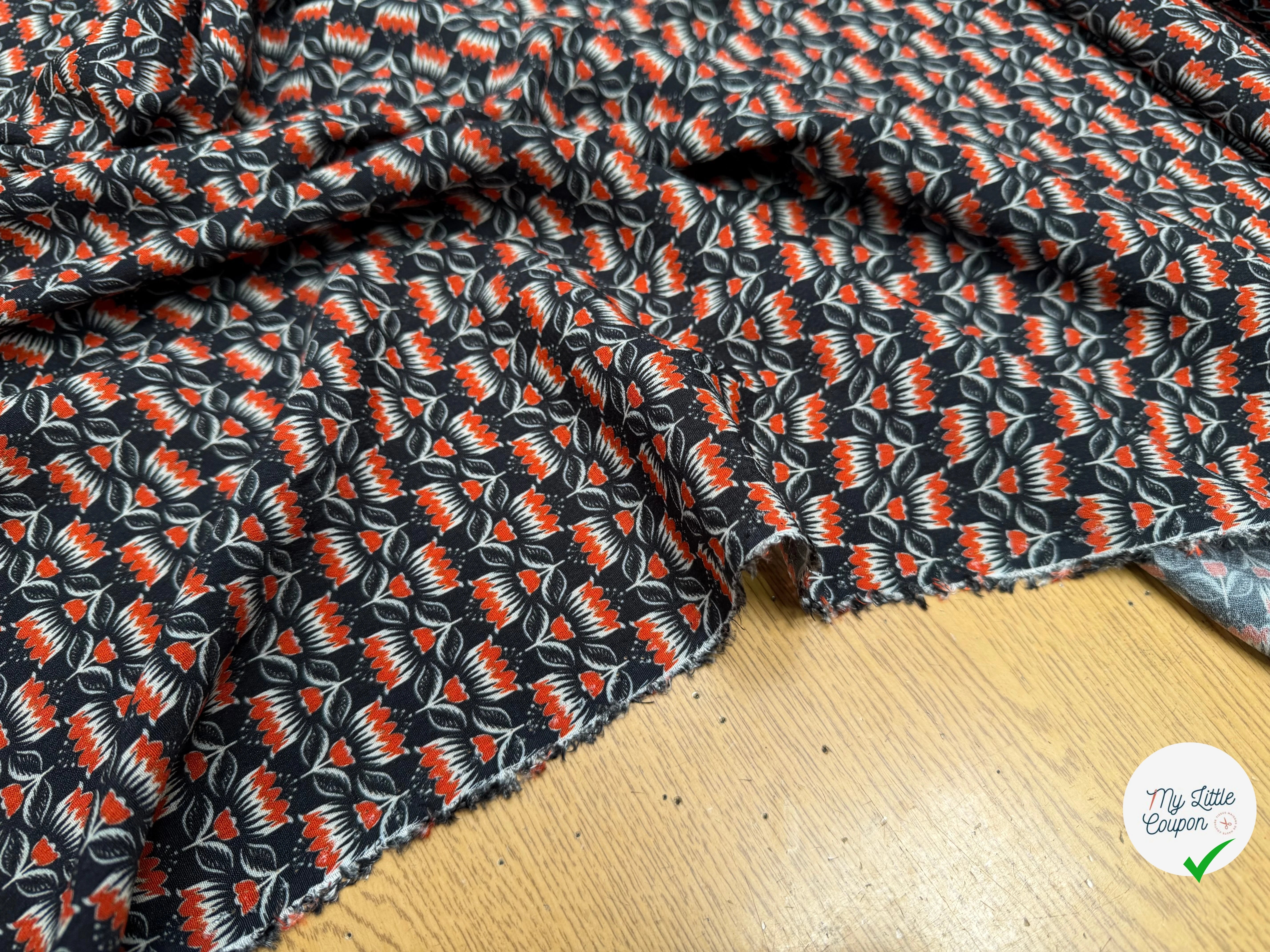 CREPE MAROCAIN VISCOSE QUALITÉ COMO NOIR FLORALIE ORANGE - My Little Coupon