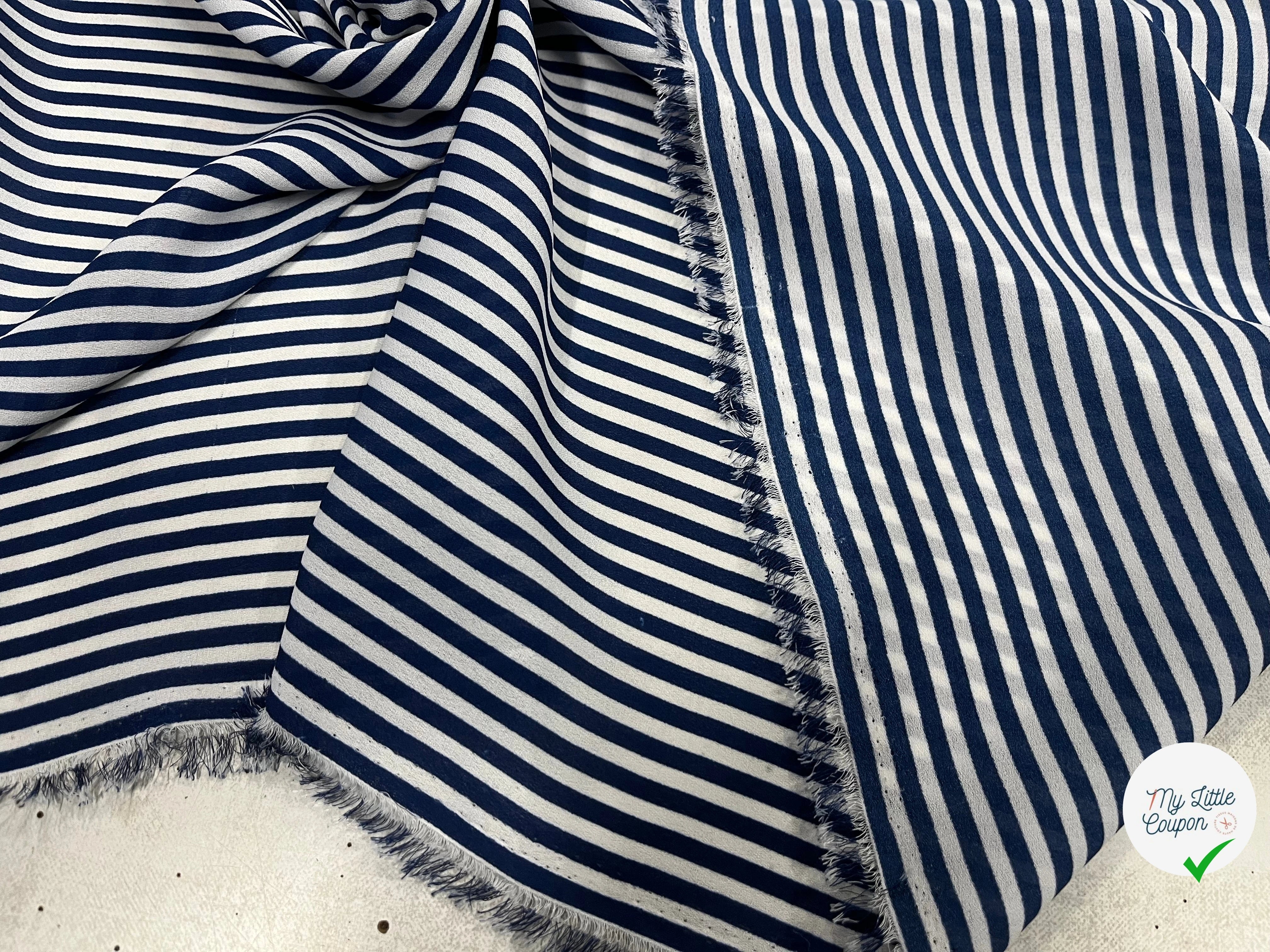 CREPE POLYESTER À RAYURES BLEU BLANCHE - My Little Coupon
