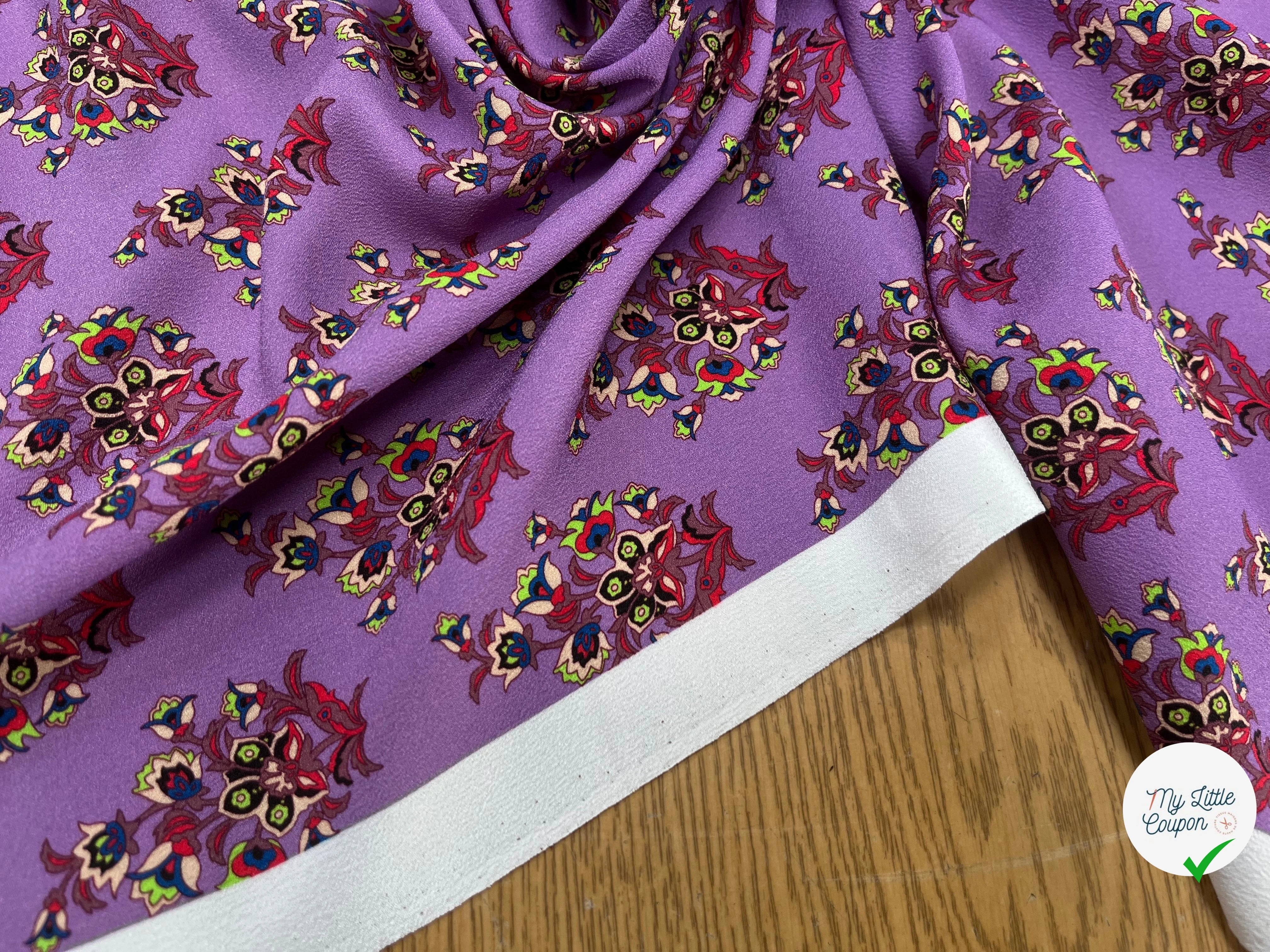CREPE POLYESTER IMPRIMÉ FLEURS FOND VIOLET 148CM - My Little Coupon