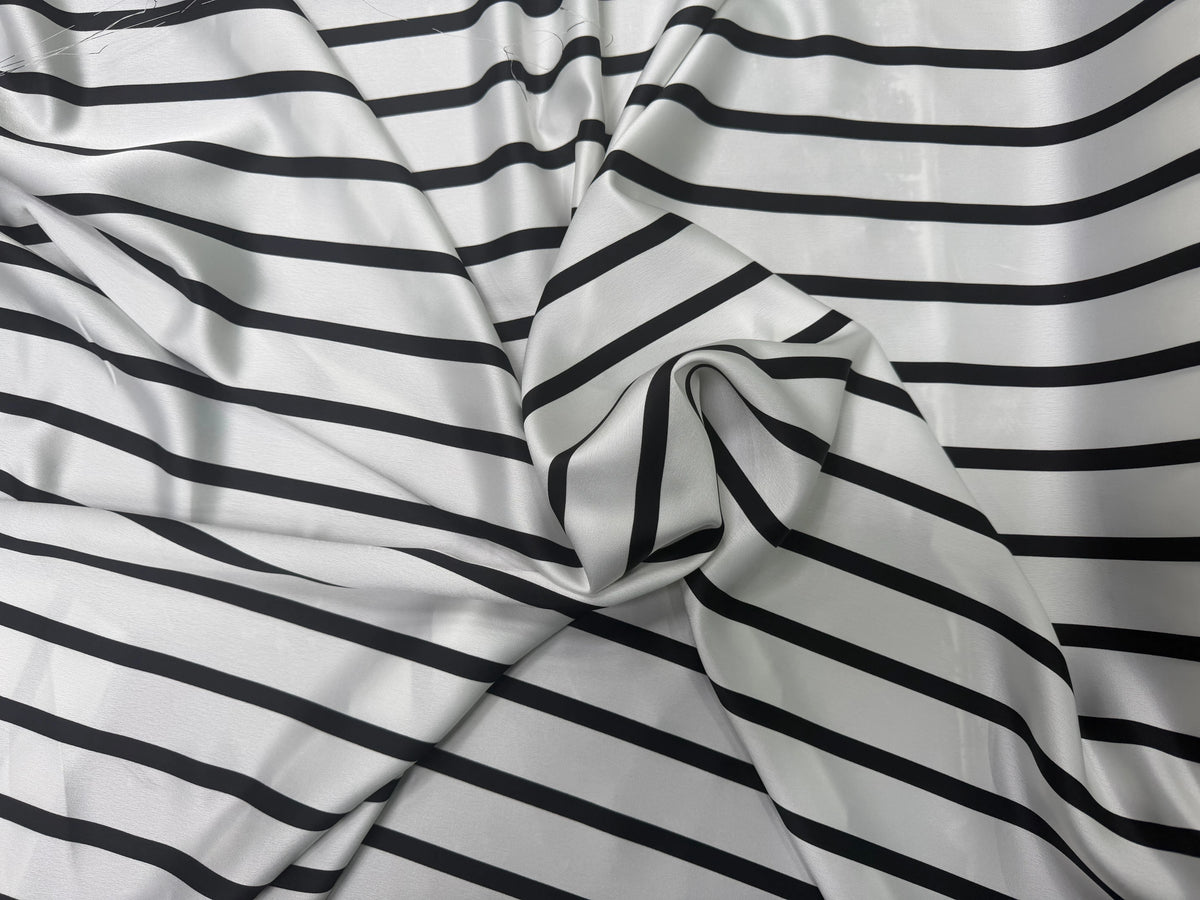 CRÊPE SATIN BLANC À RAYURES NOIRES SUPERBE TENUE - My Little Coupon