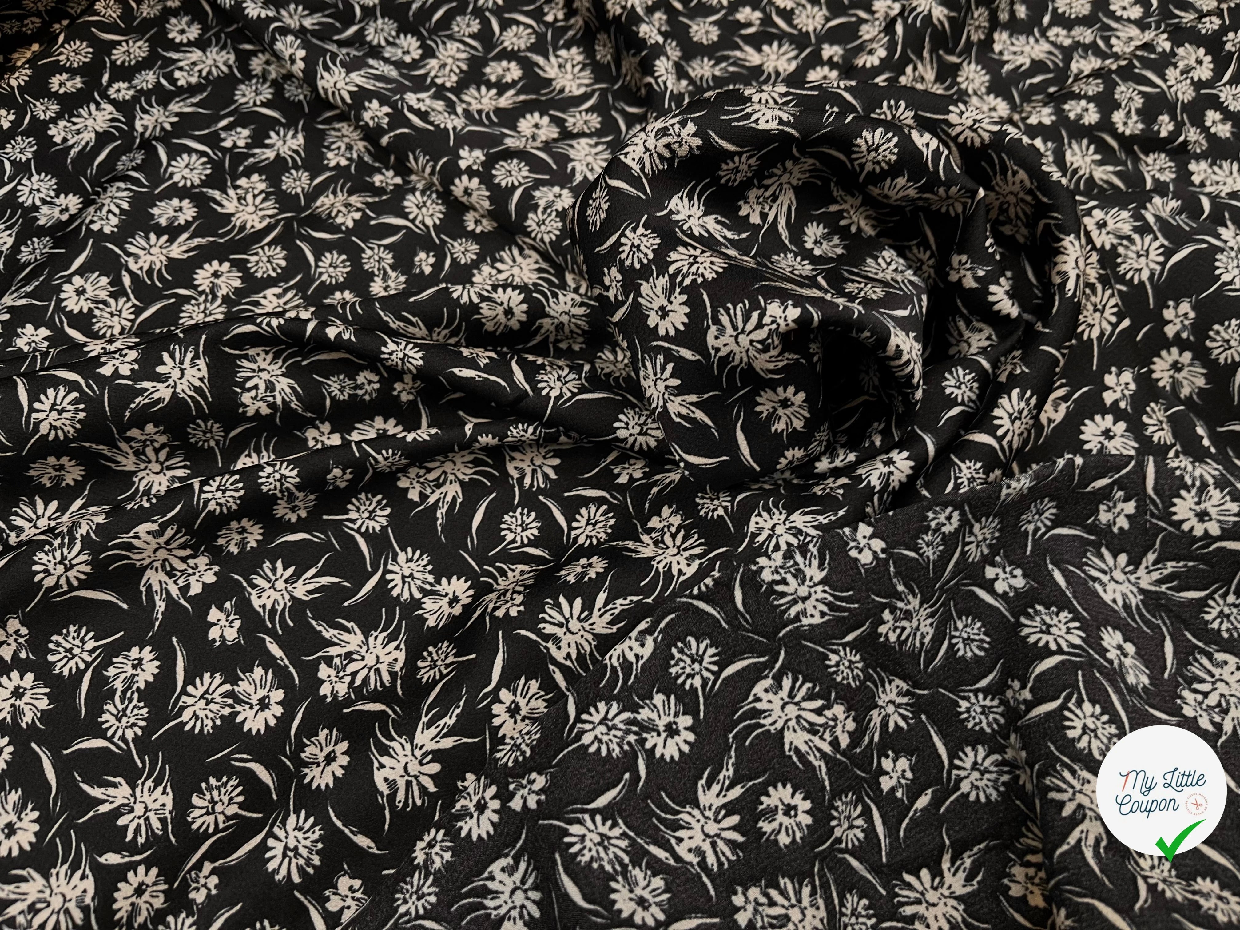 CREPE SATINÉ FOND NOIR PETITE FLEUR BEIGE FLUIDE - My Little Coupon