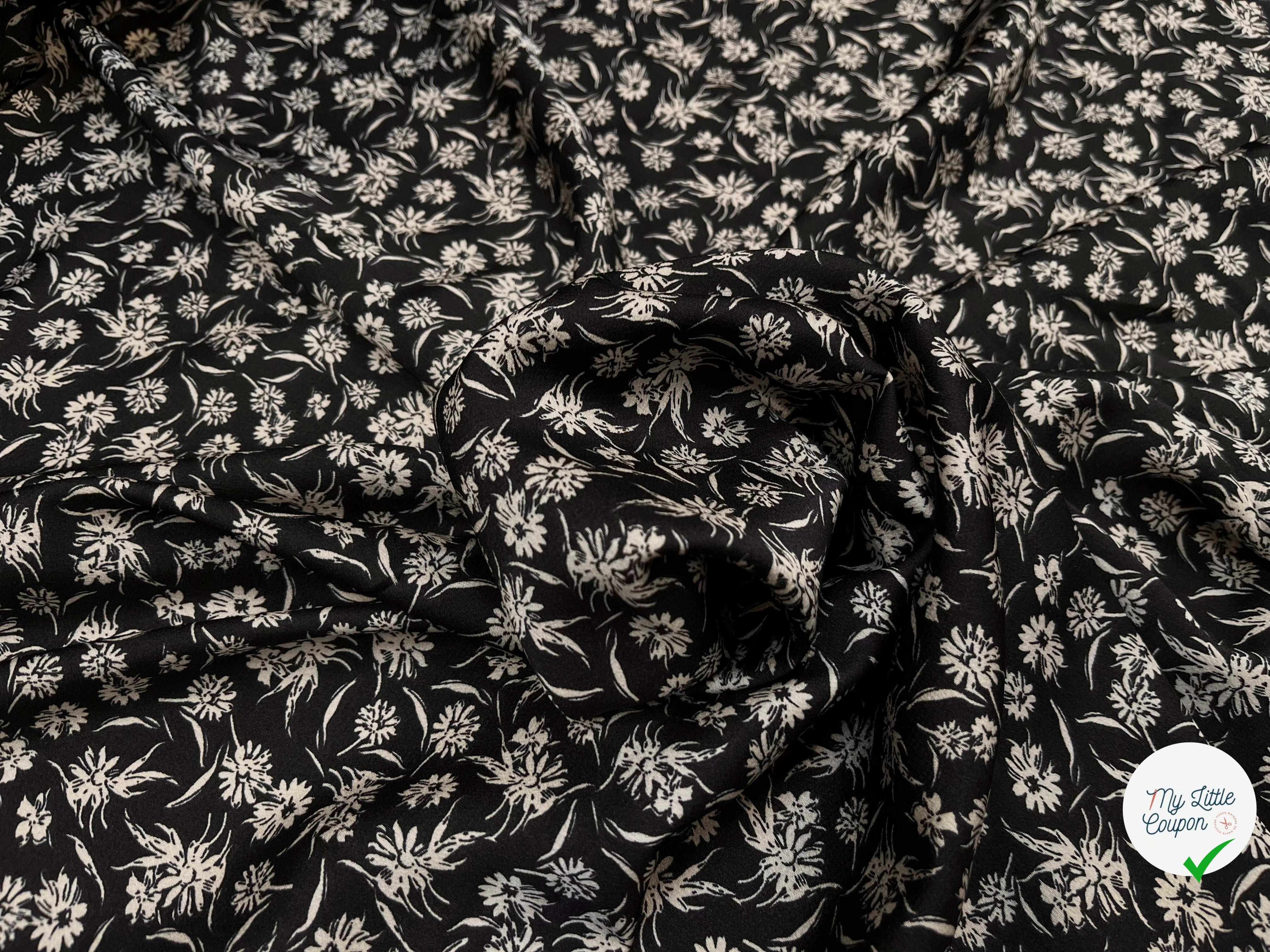 CREPE SATINÉ FOND NOIR PETITE FLEUR BEIGE FLUIDE - My Little Coupon