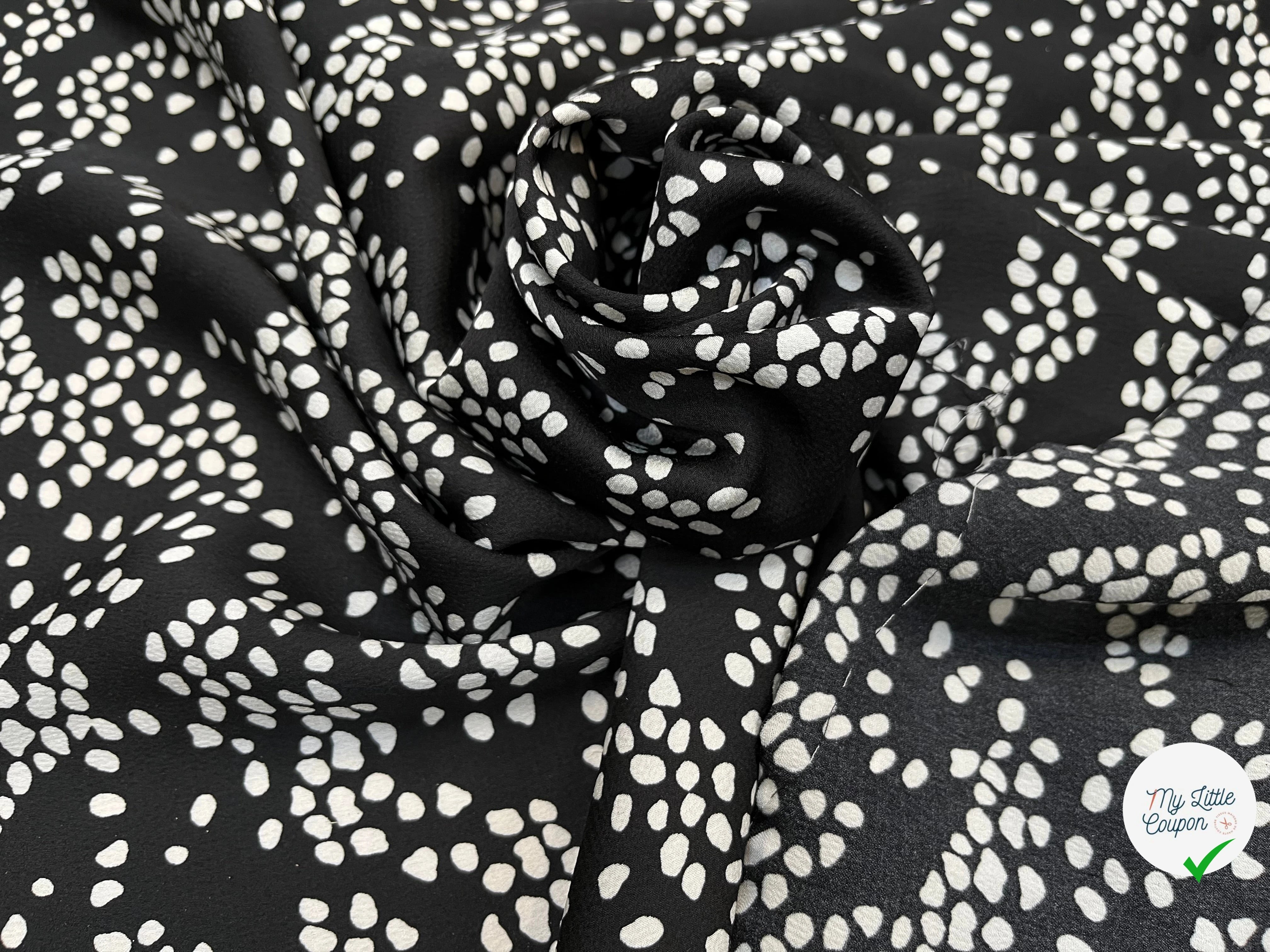 CREPE SATINÉ FOND NOIR POIS BLANC - My Little Coupon