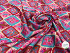 CREPE SATINÉ MOTIFS MULTICOLORES GÉOMETRIQUE - My Little Coupon