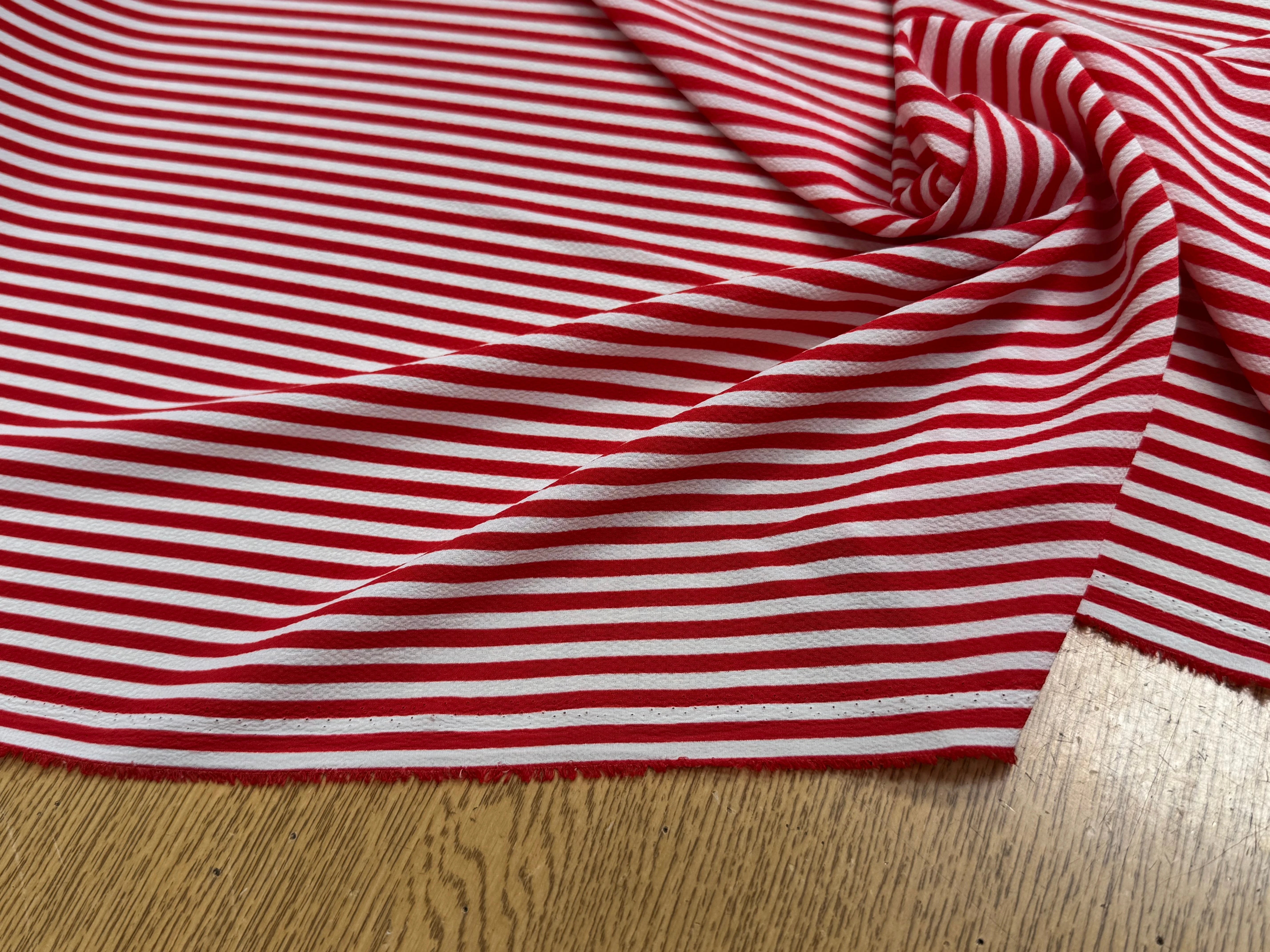 CREPE SEMI-GAUFFRÉ RAYURES ROUGE - My Little Coupon