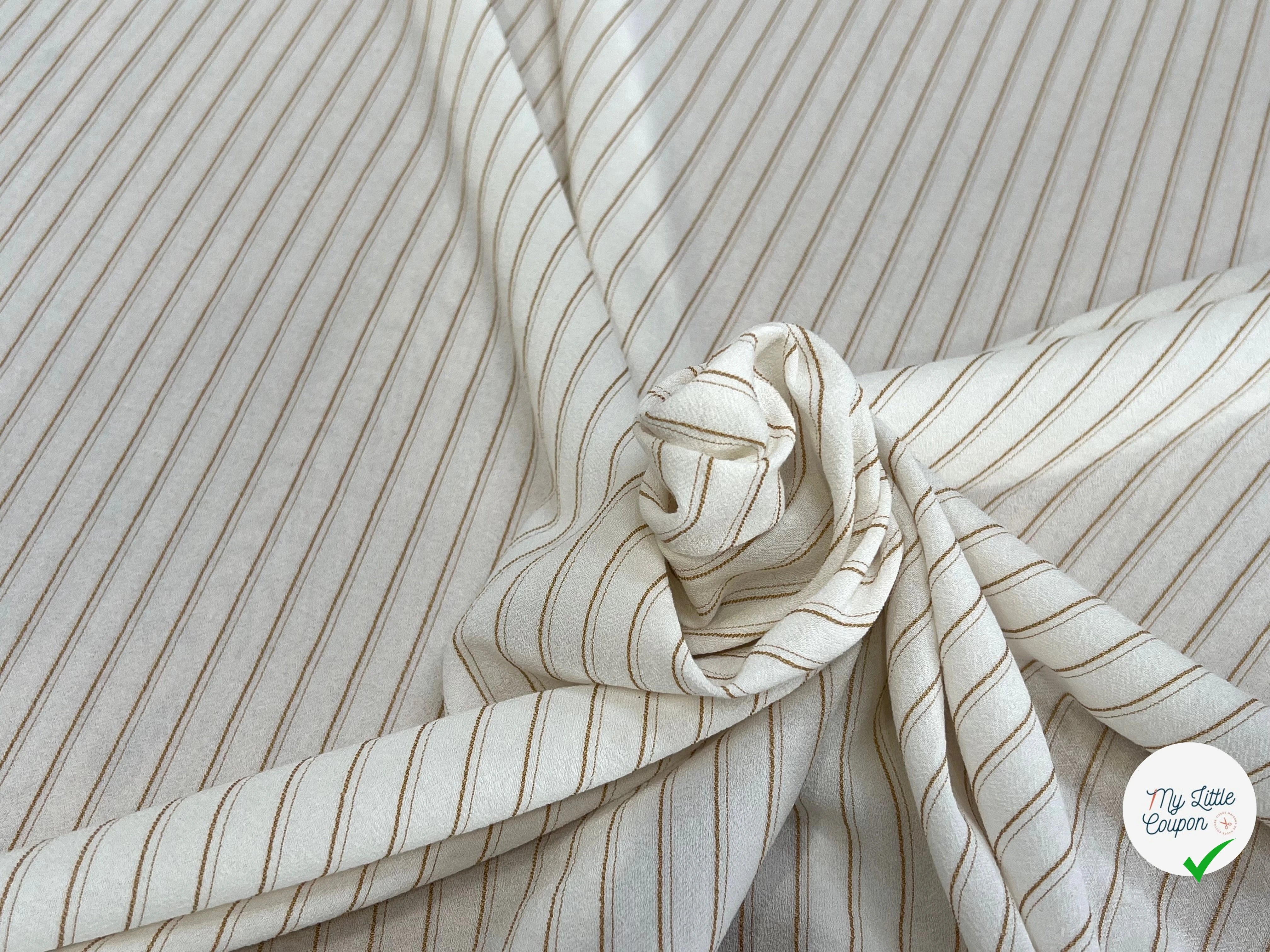 CREPE VISCOSE ÉCRU À RAYURES MOUTARDE FLUIDE - My Little Coupon