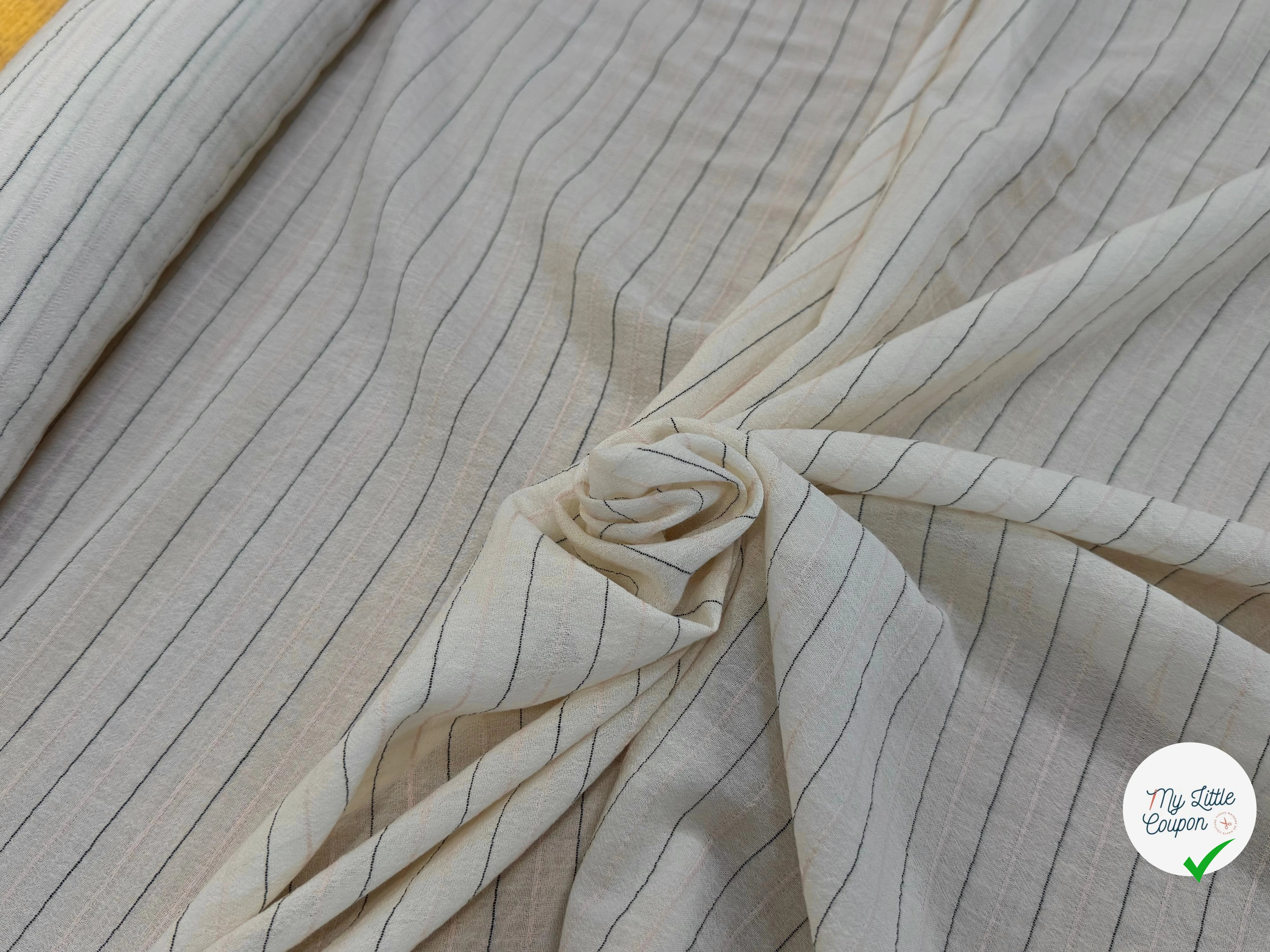 CREPE VISCOSE ÉCRU FINES RAYURES ROSE NOIR - My Little Coupon