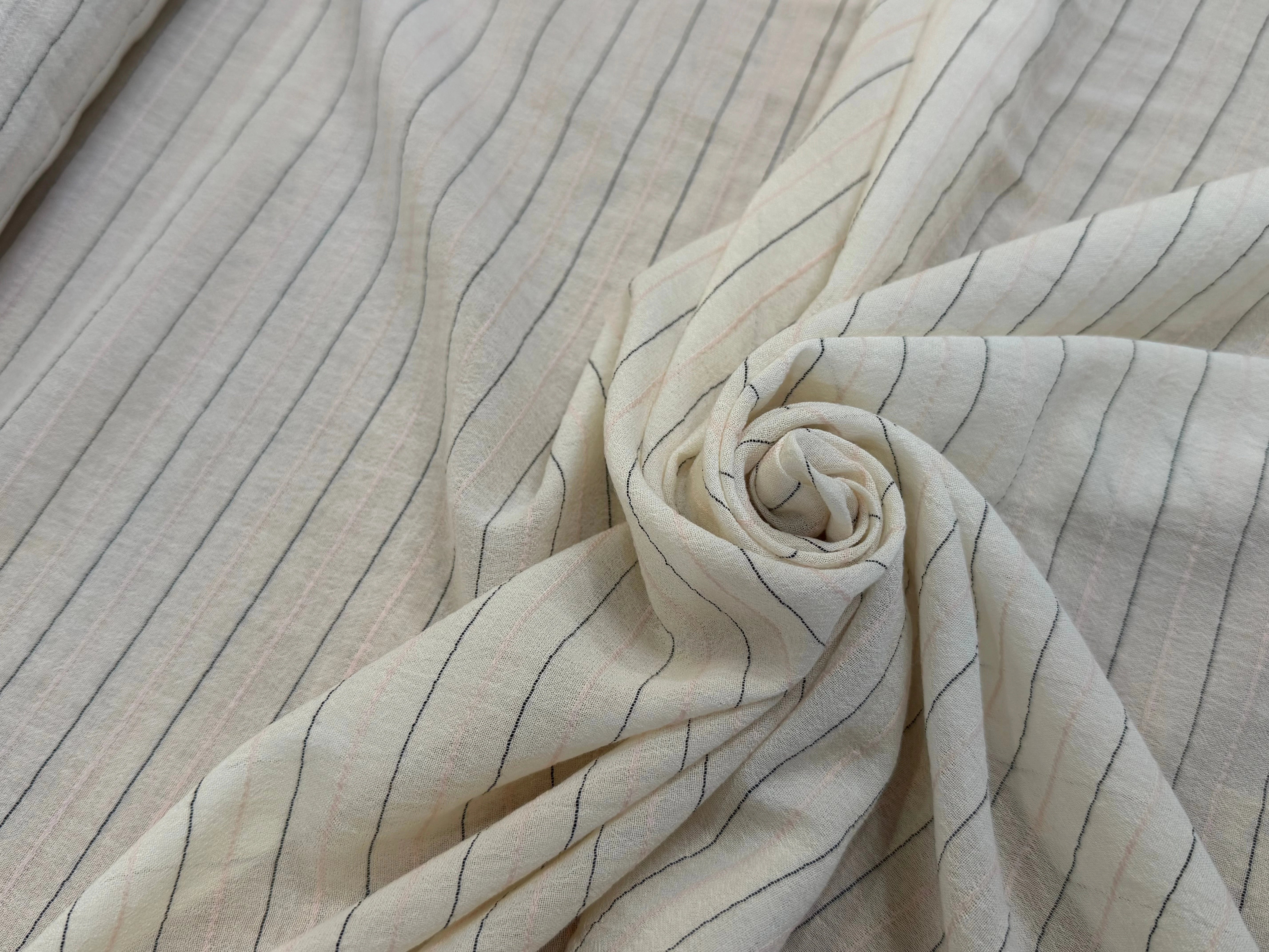 CREPE VISCOSE ÉCRU FINES RAYURES ROSE NOIR - My Little Coupon