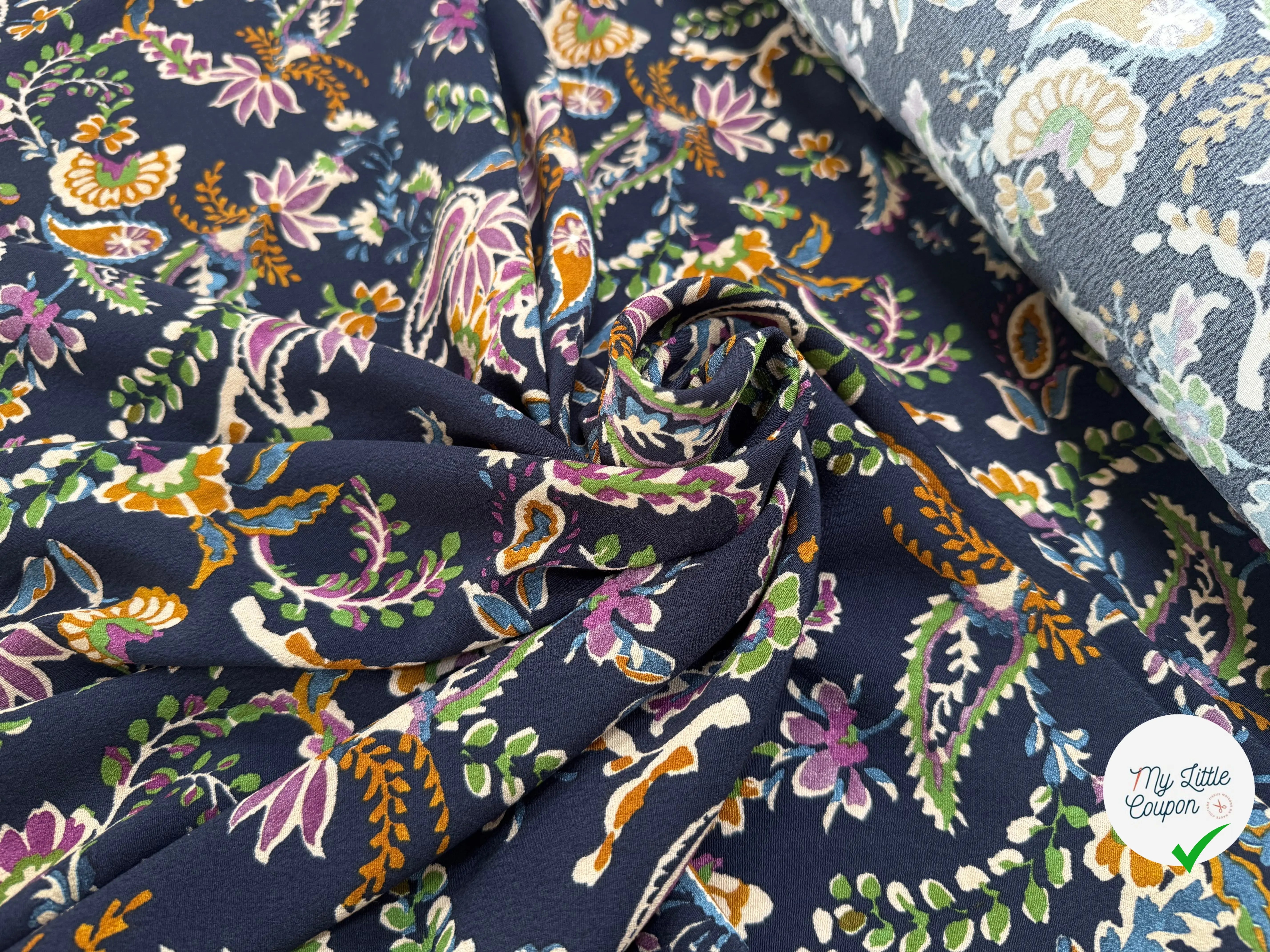 CREPE VISCOSE FLEURIE ET PAISLEY BLEU NUIT - My Little Coupon