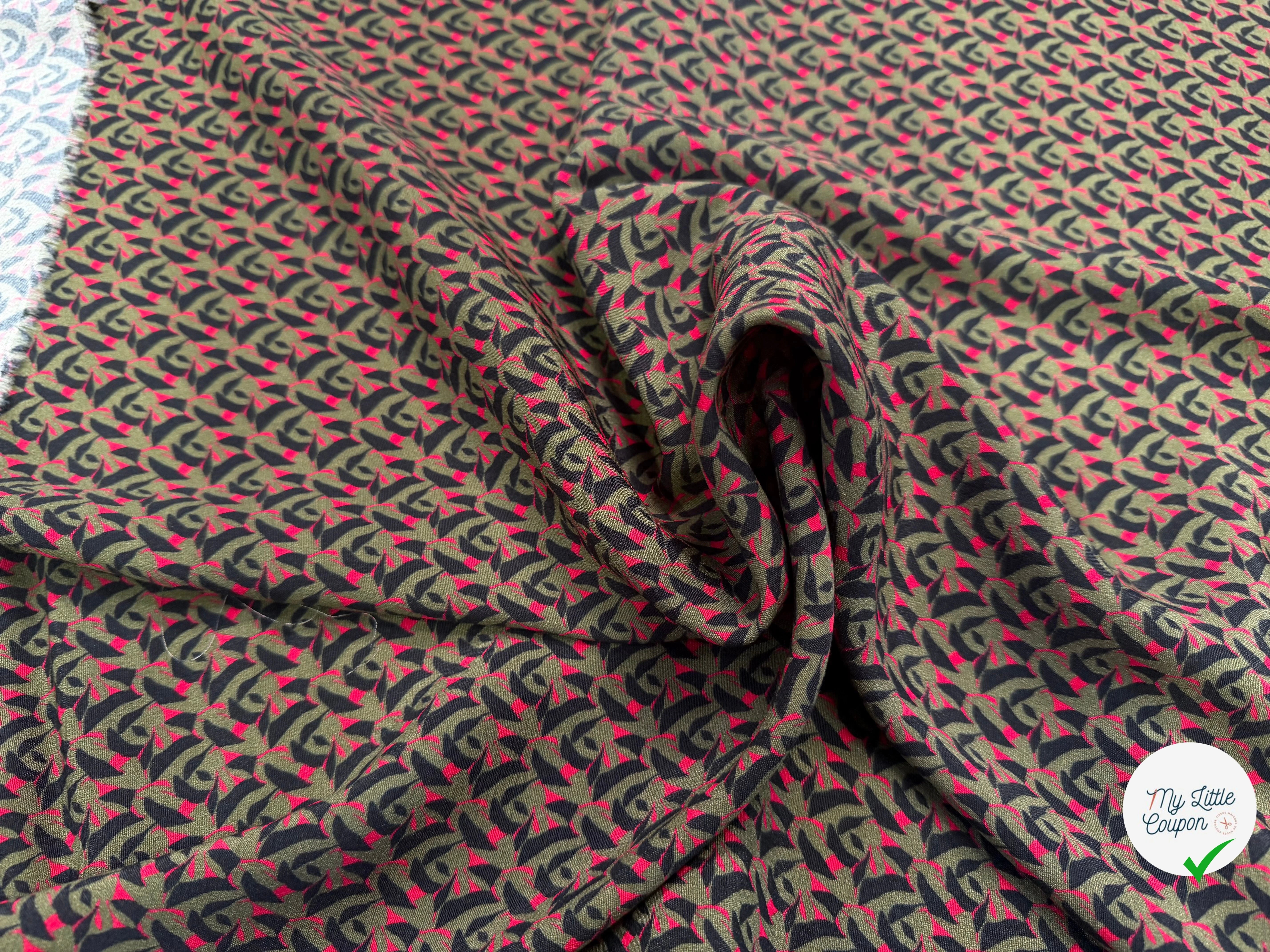 CREPE VISCOSE GÉOMETRIQUE FOND VERT KAKI OLIVE - My Little Coupon