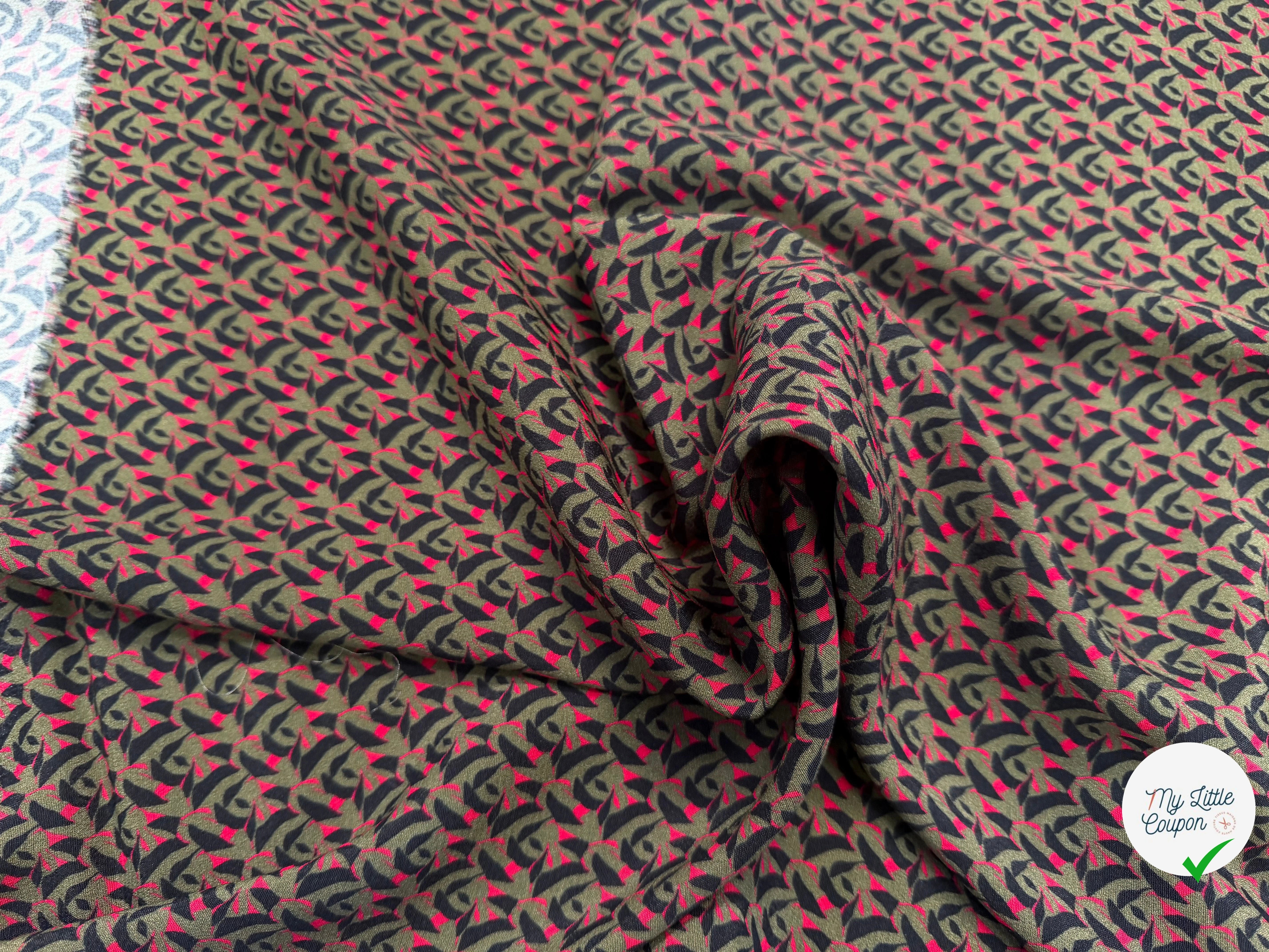CREPE VISCOSE GÉOMETRIQUE FOND VERT KAKI OLIVE - My Little Coupon