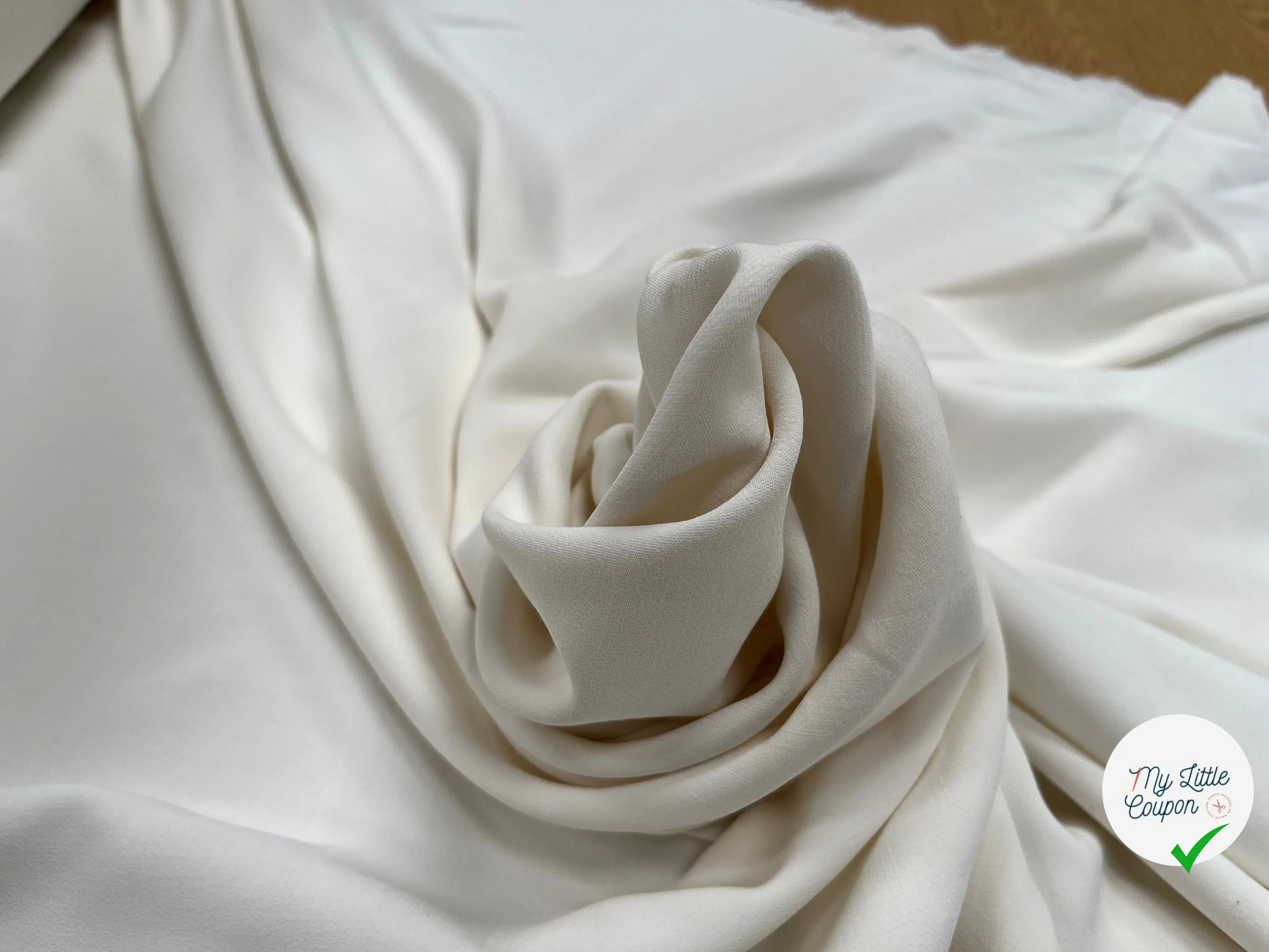 CREPE VISCOSE LOURD BLANC CASSE - My Little Coupon