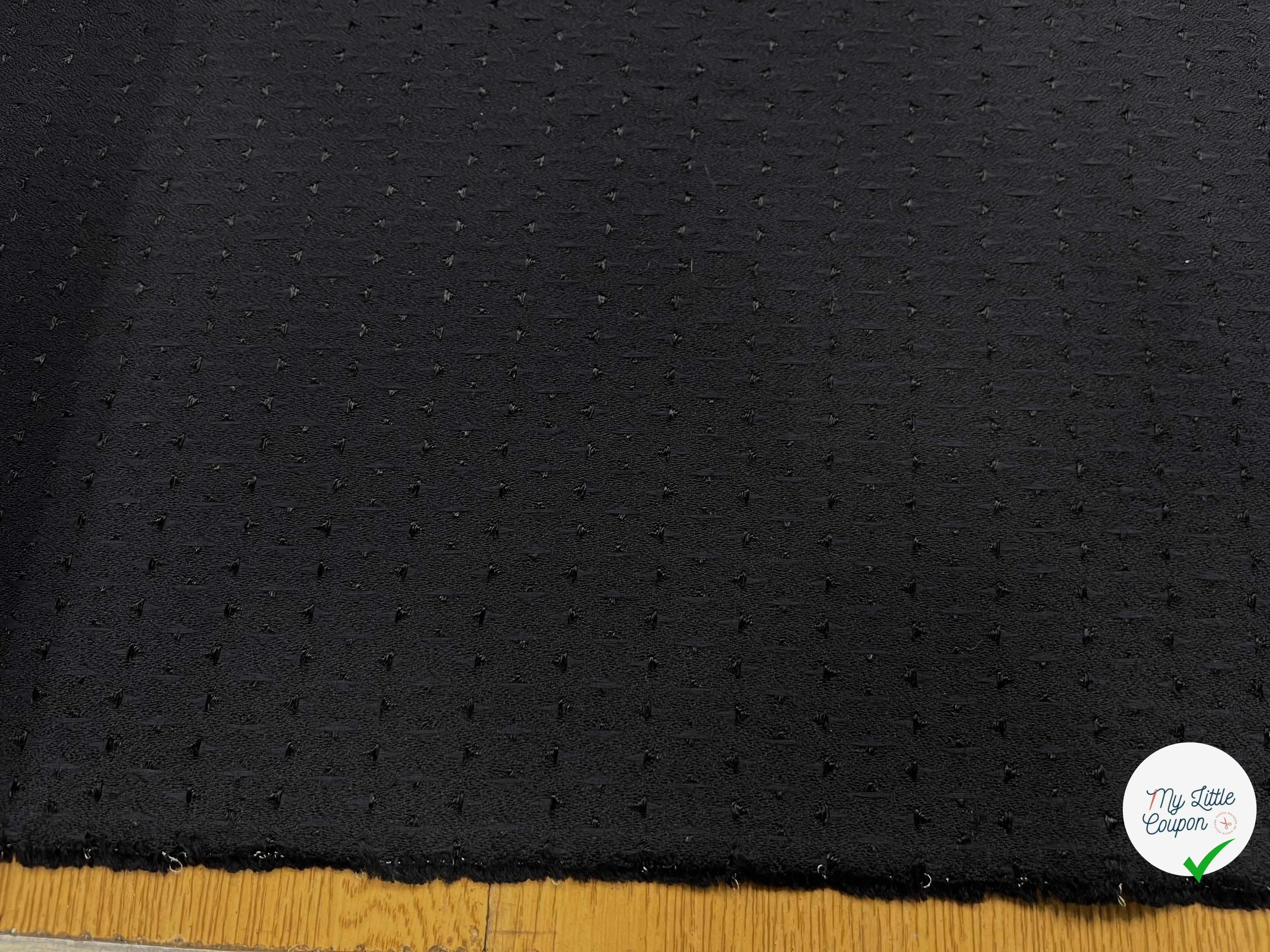 CREPE VISCOSE MOTIF TRIANGULAIRE JACQUARD NOIR MARINE - My Little Coupon