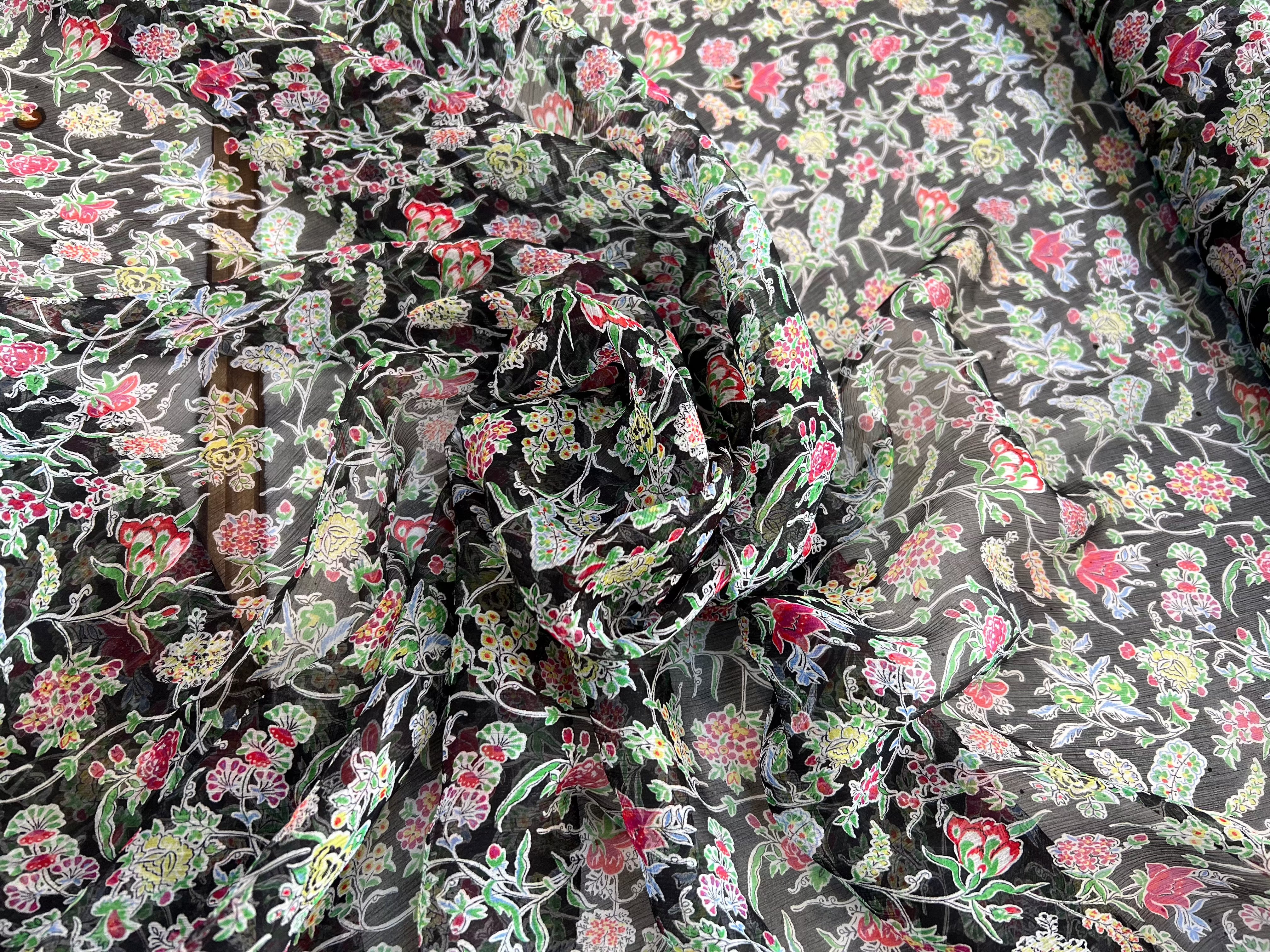 CRÉPON DE SOIE FLEURS COLORÉES SUR FOND NOIR MLC INTERN