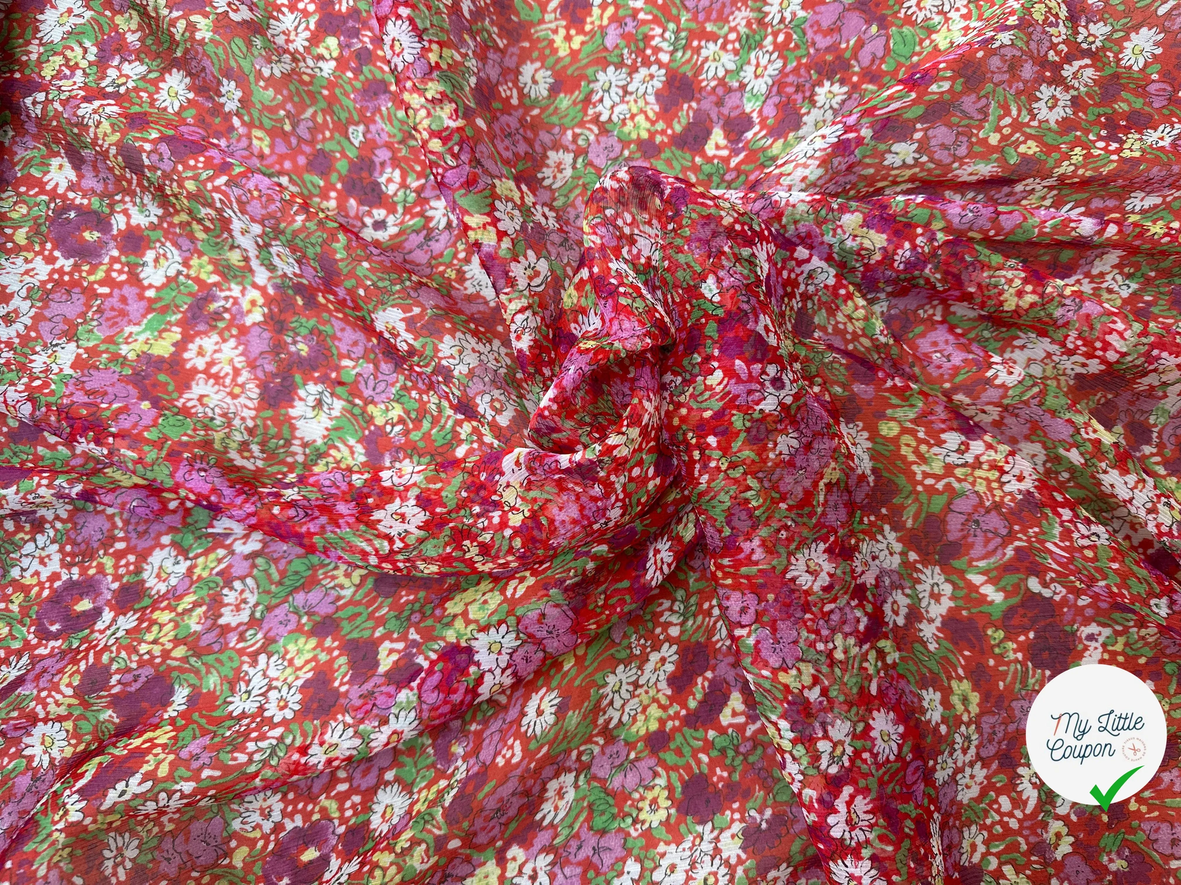 CRÉPON DE SOIE FLEURS COLORÉES SUR FOND ROUGE - My Little Coupon