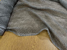 CRÈPON DE SOIE PLISSÉ GRIS KAKI MOTIF LÉOPARD - My Little Coupon
