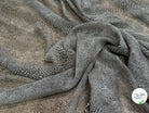 CRÈPON DE SOIE PLISSÉ GRIS KAKI MOTIF LÉOPARD - My Little Coupon