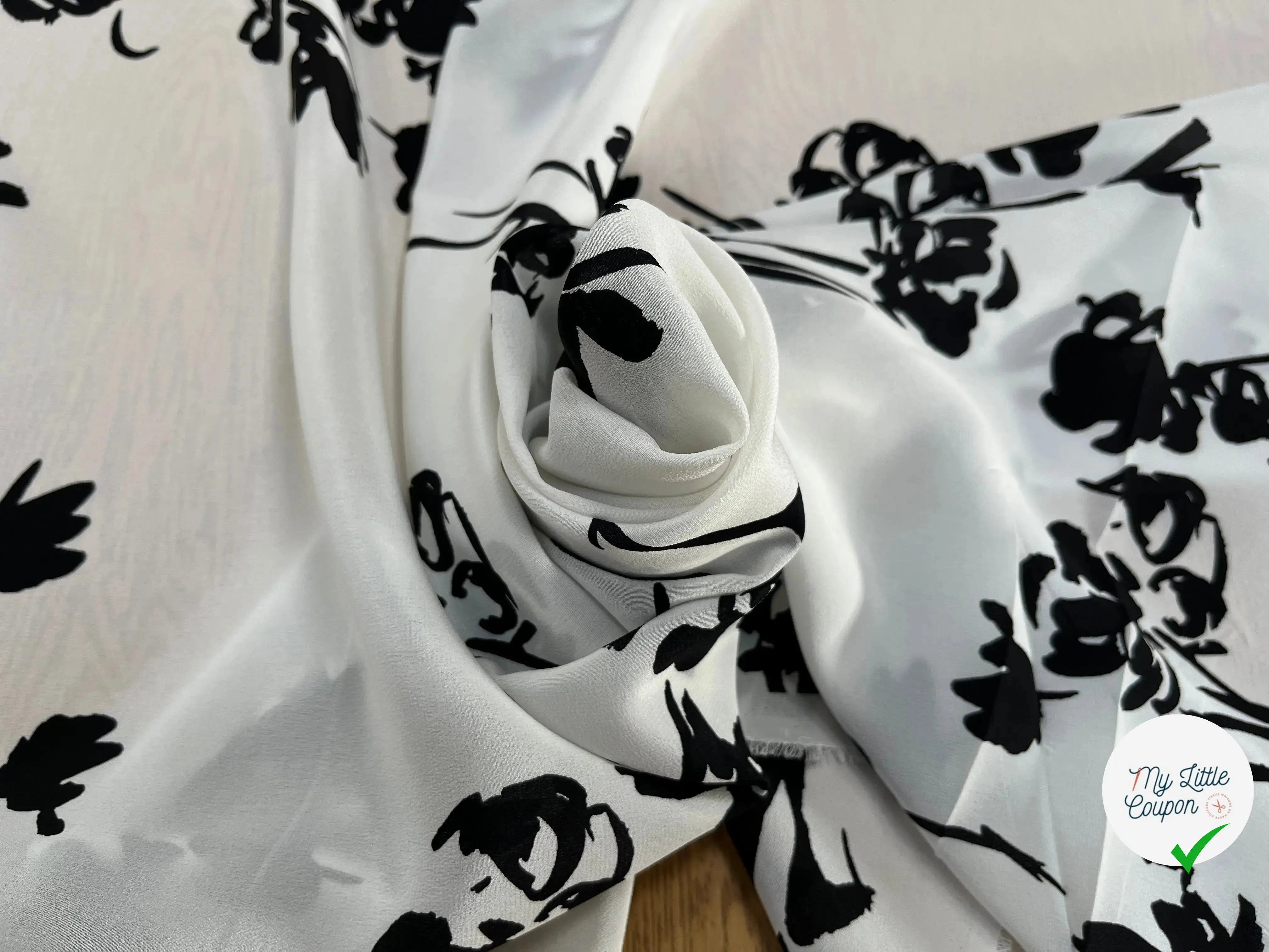 CREPE DE CHINE 100% SOIE JAPONISANT NOIR & BLANC - My Little Coupon