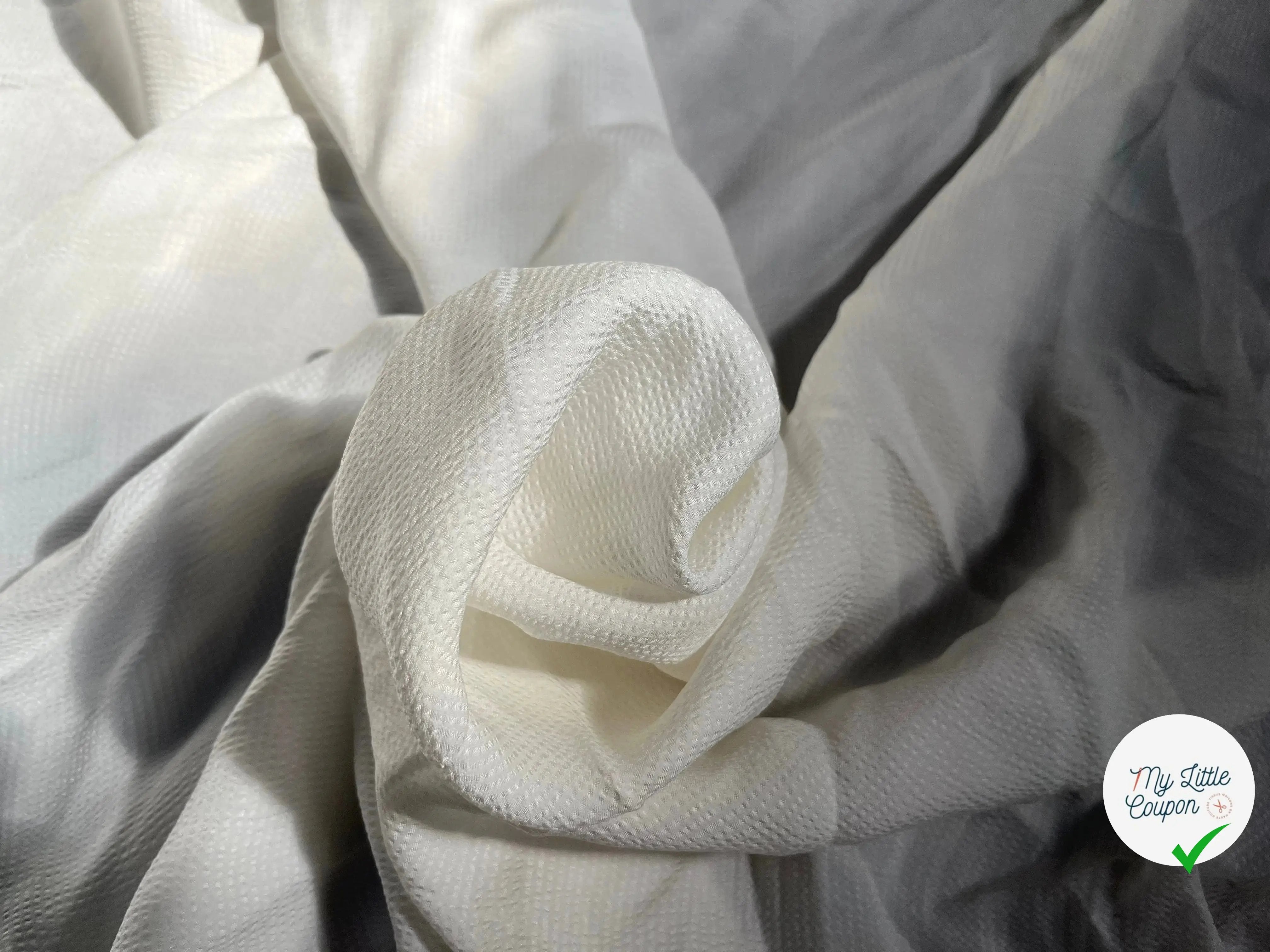 CRÊPE GAUFFRÉ SATINÉ BLANC CASSÉ VISCOSE UNI - My Little Coupon