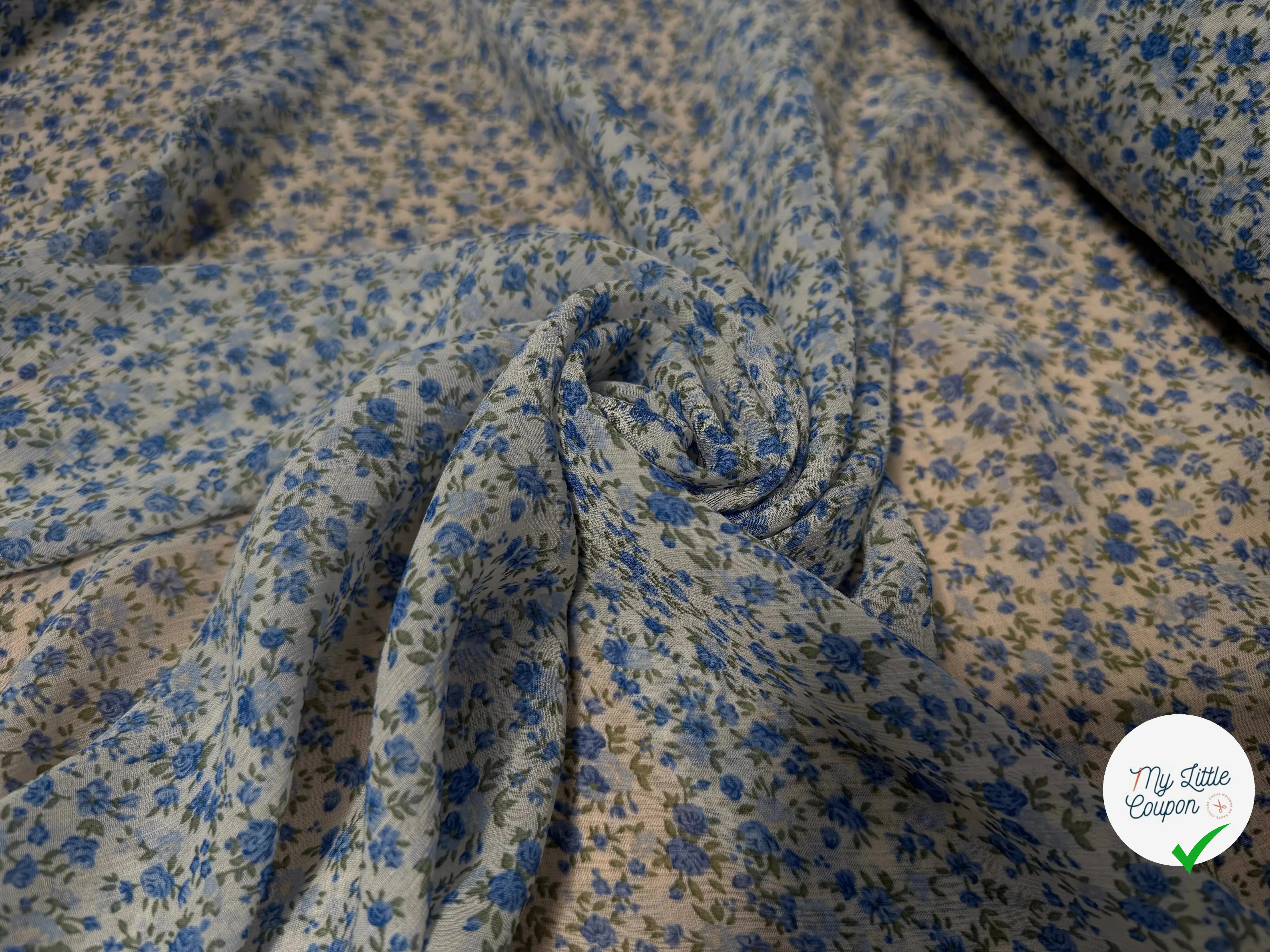 CREPON VISCOSE RECYCLÉ FOND BLANC MOTIFS FLEURS BLEU PRINTEMPS - My Little Coupon
