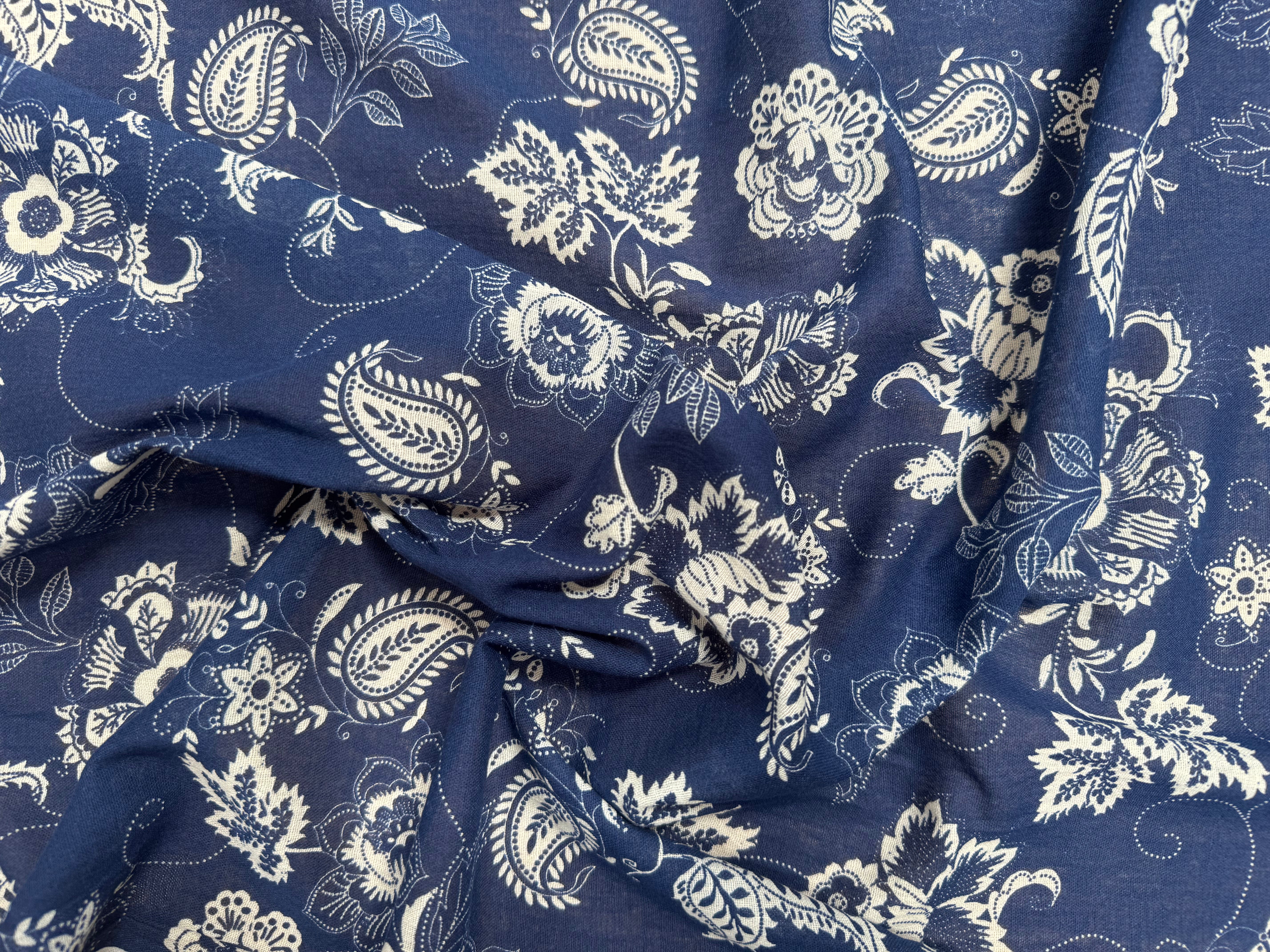 GAZE DE COTON FOND BLEU MOTIFS BLANC - My Little Coupon