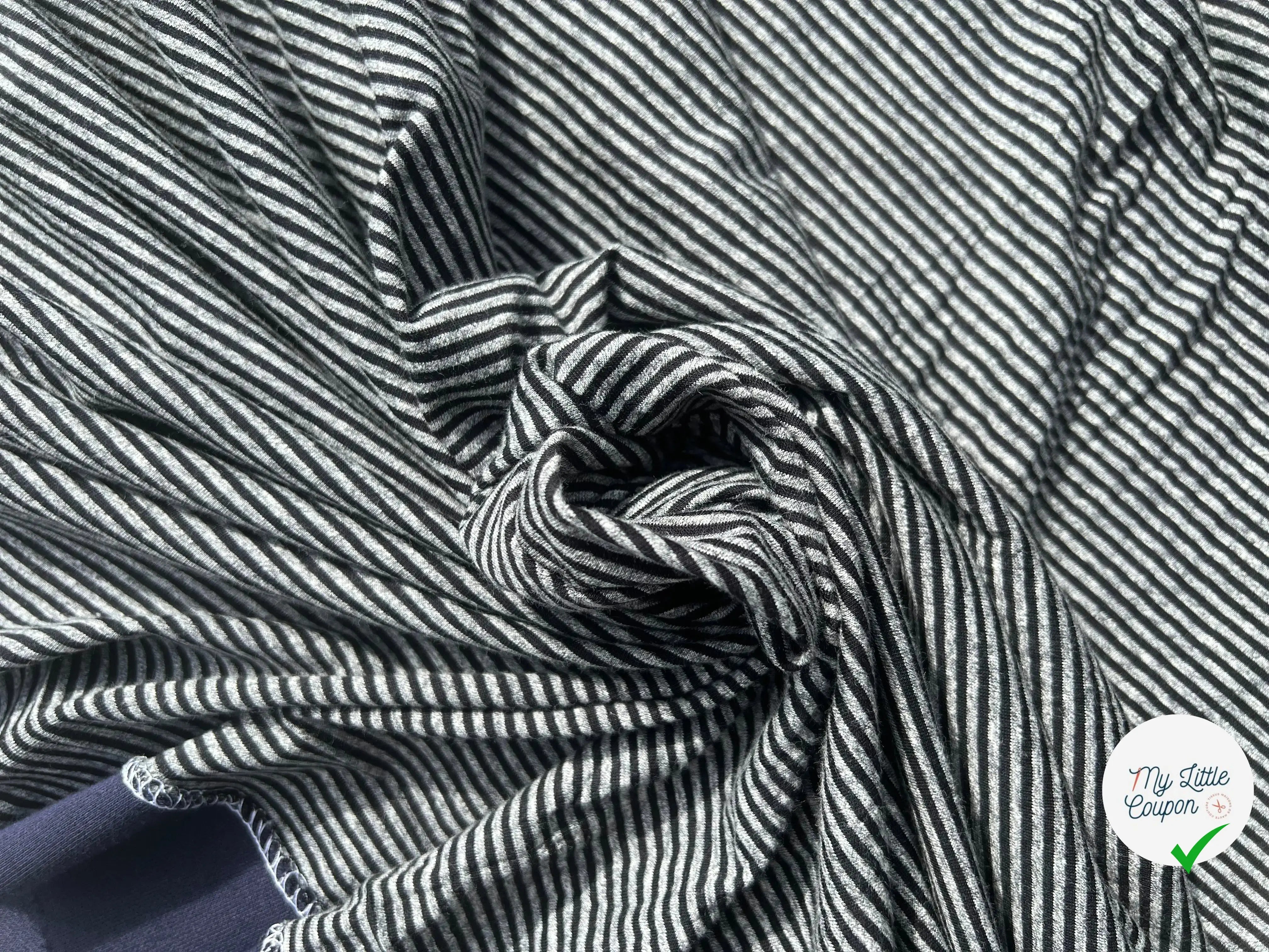 JERSEY DE COTON GRIS CHINÉ STRIPES NOIRES HORIZONTALES - My Little Coupon