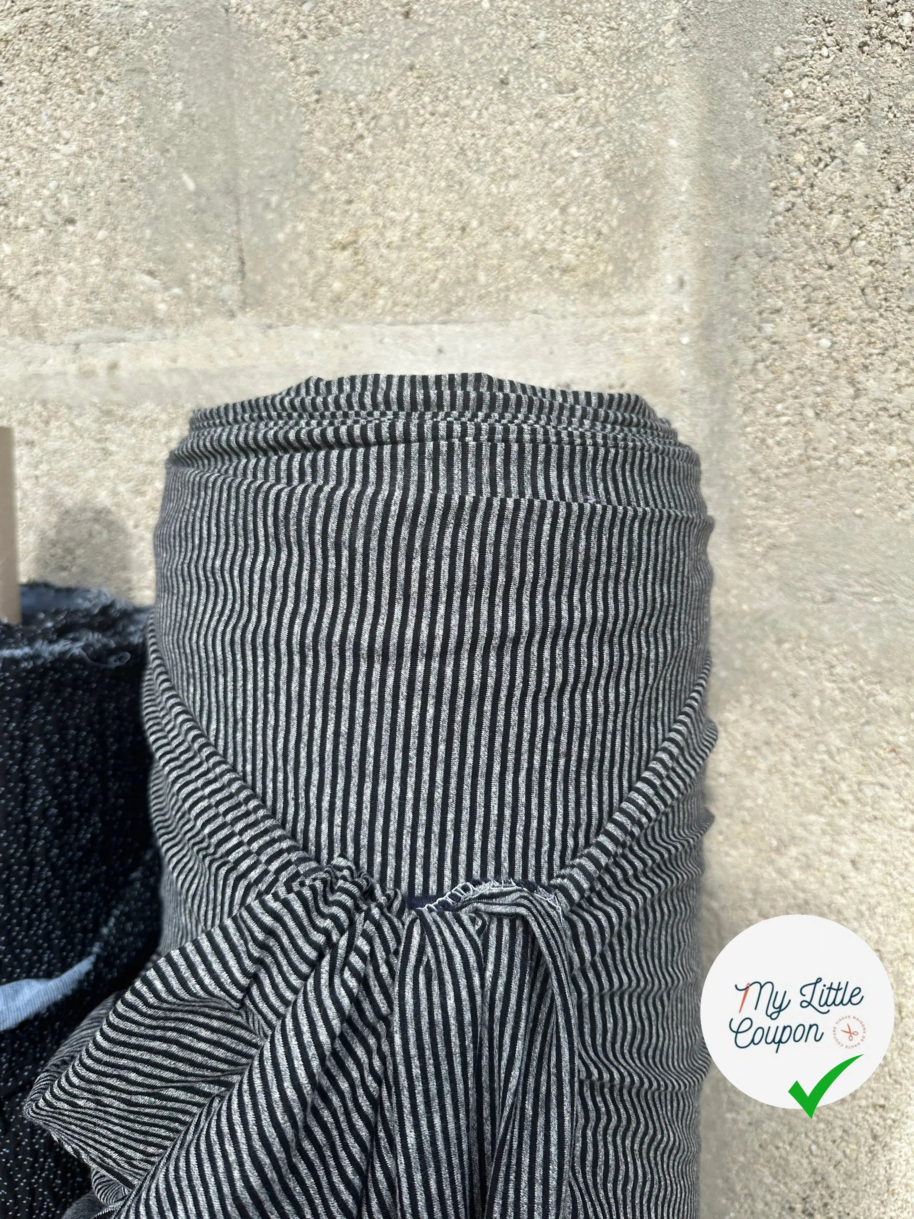 JERSEY DE COTON GRIS CHINÉ STRIPES NOIRES HORIZONTALES - My Little Coupon