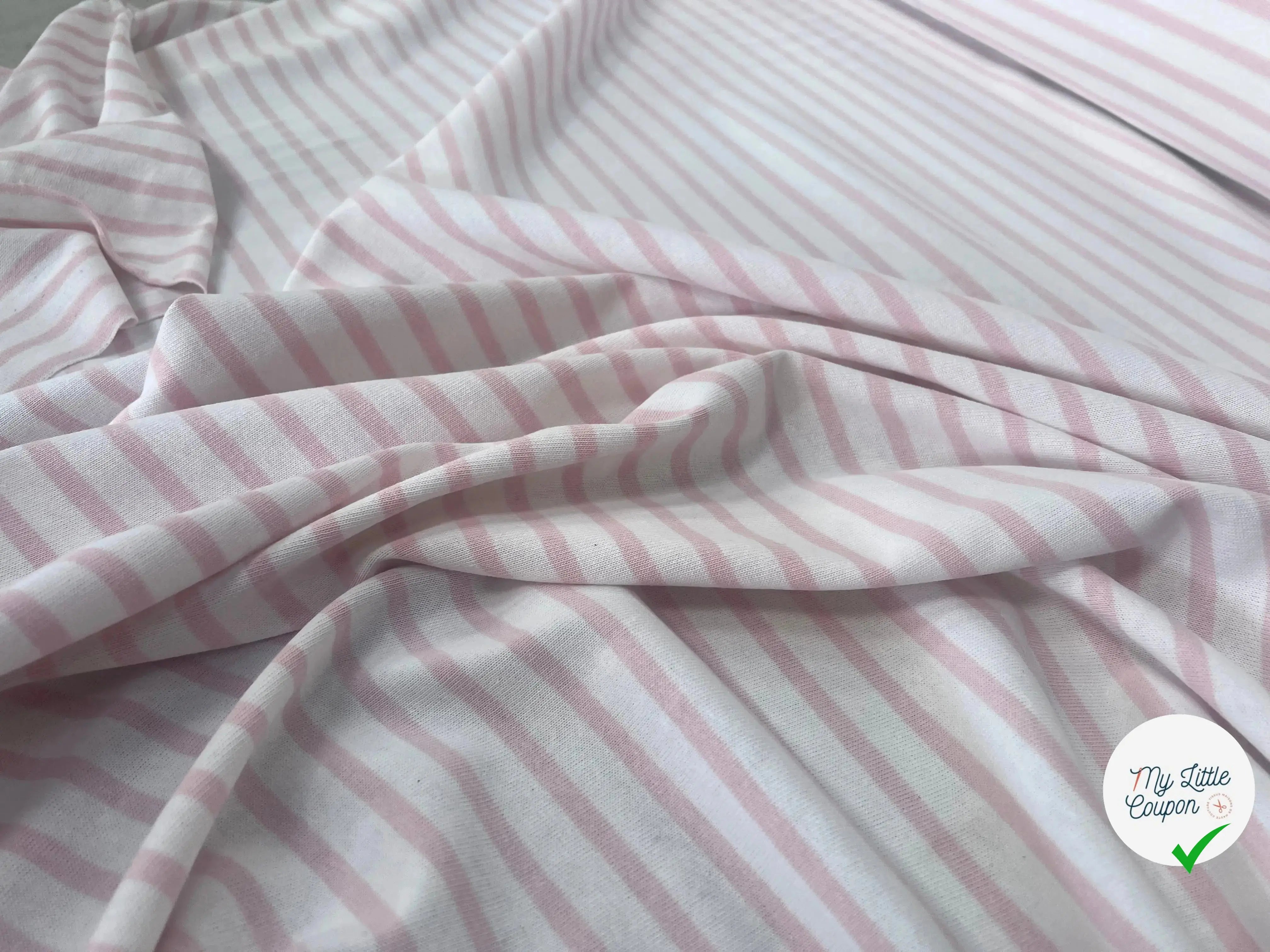 MAILLE LOURDE MARINIÈRE BLANCHE RAYURES ROSE - My Little Coupon