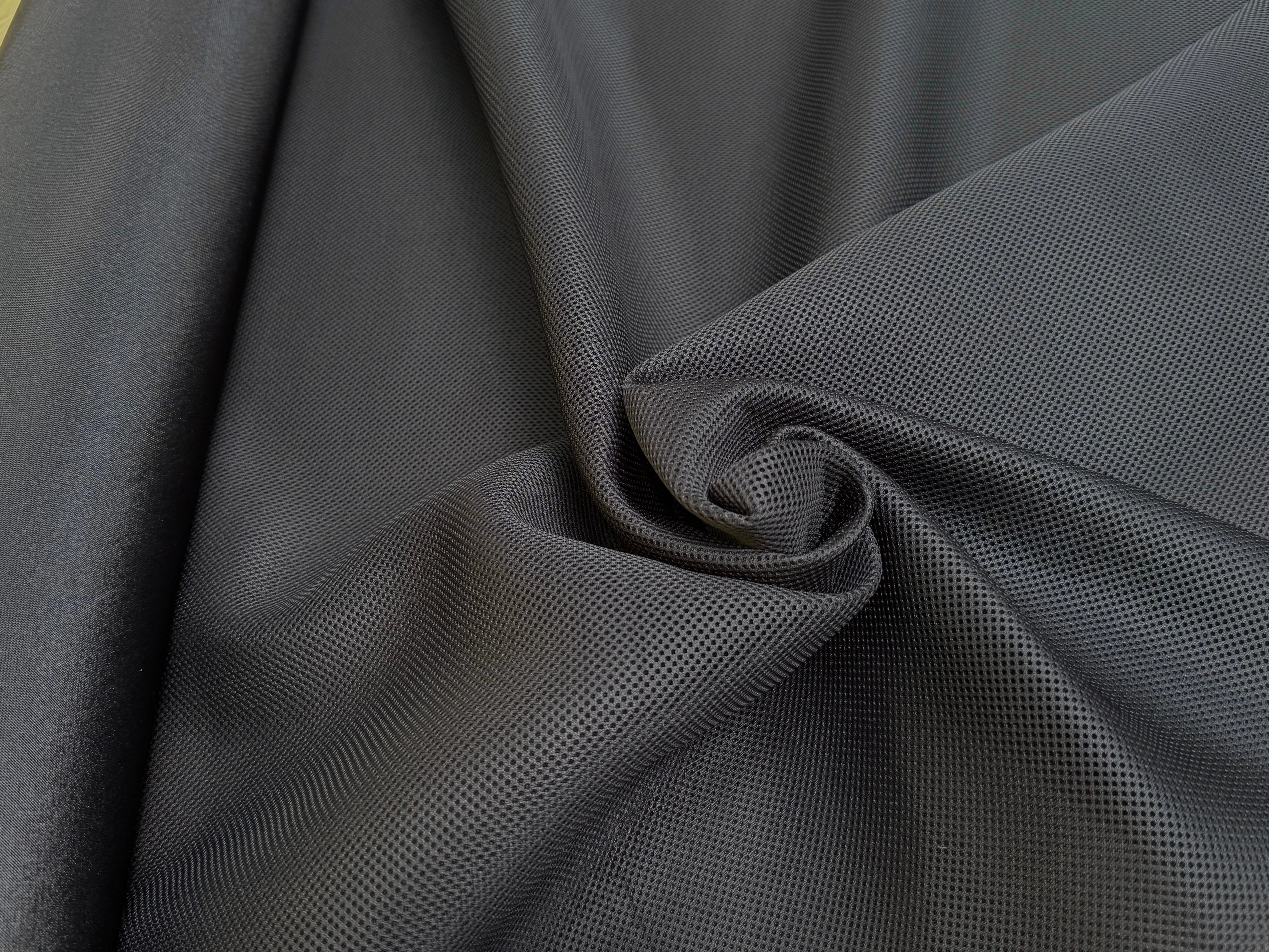 (Chute) MESH LÉGÈREMENT STRETCH NOIR - My Little Coupon