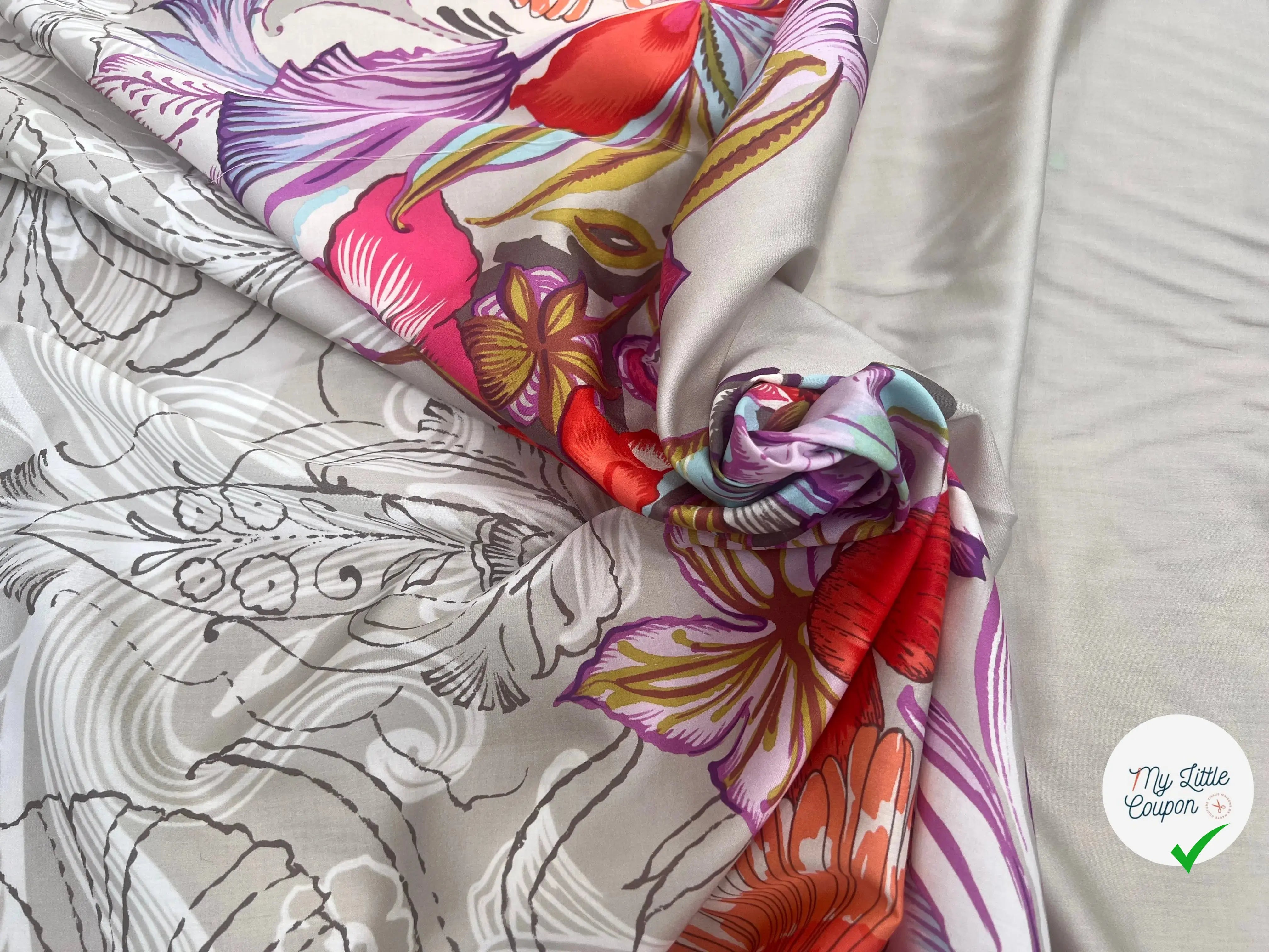 SATIN DE COTON SOUPLE FOND GRIS MOTIF GROSSE FLEURES - My Little Coupon