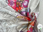 SATIN DE COTON SOUPLE FOND GRIS MOTIF GROSSE FLEURES - My Little Coupon