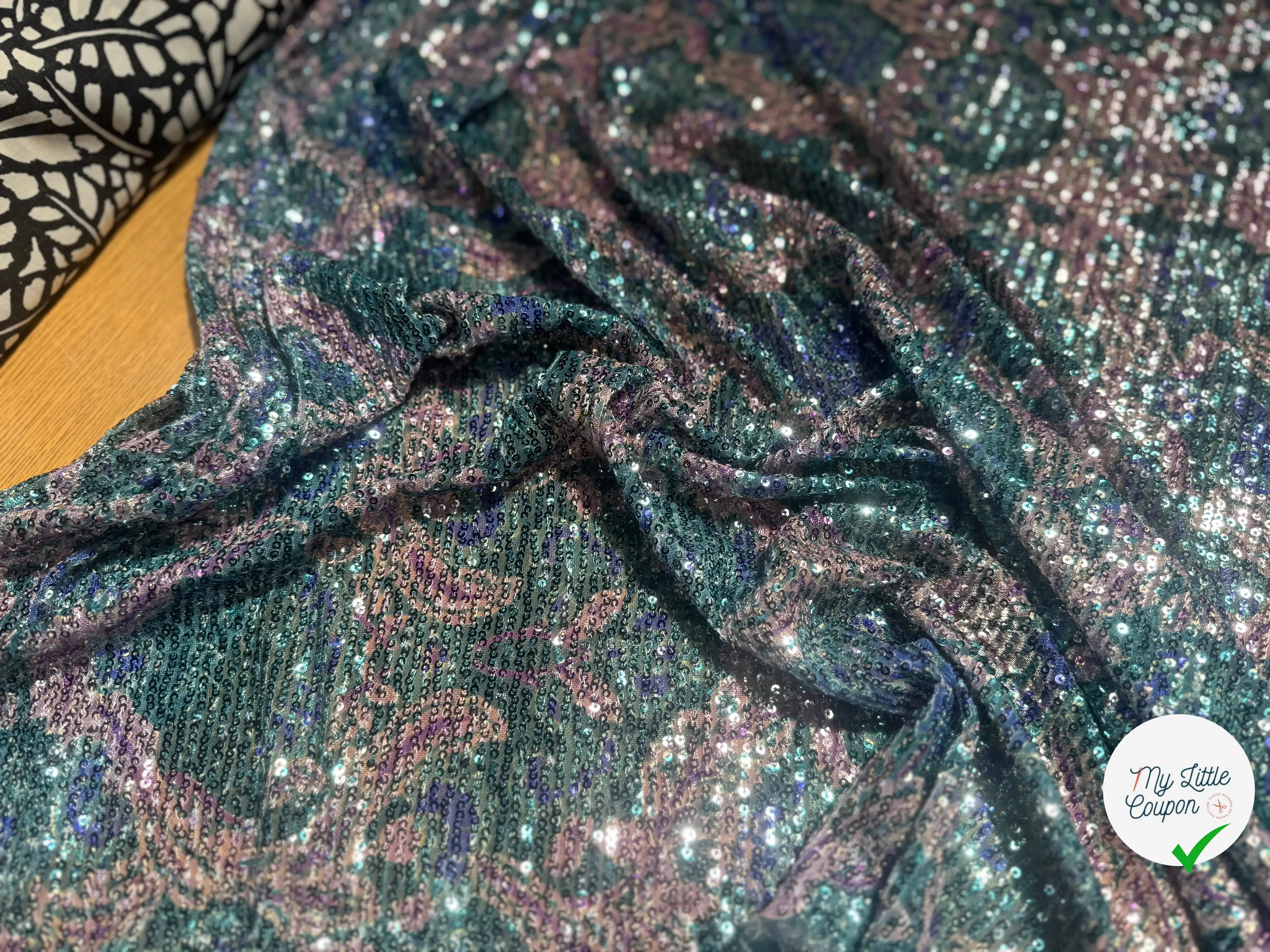 SEQUIN FOND BLEU FEUILLES GOLD & BLEU 5% EA - My Little Coupon