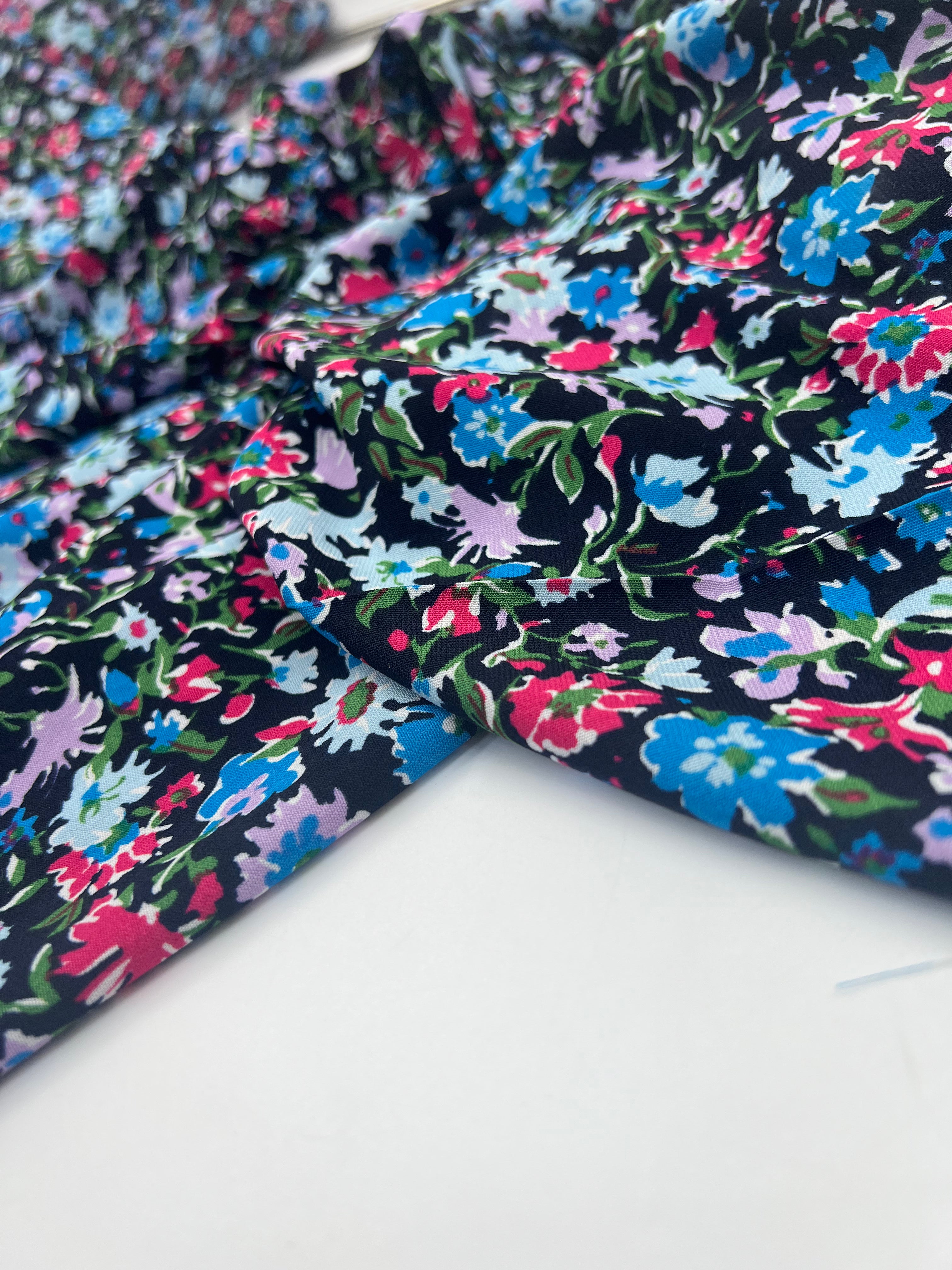 (Chute) TISSU FLUIDE POLYESTER IMPRIMÉ PROMESSE DE FLEURS - My Little Coupon